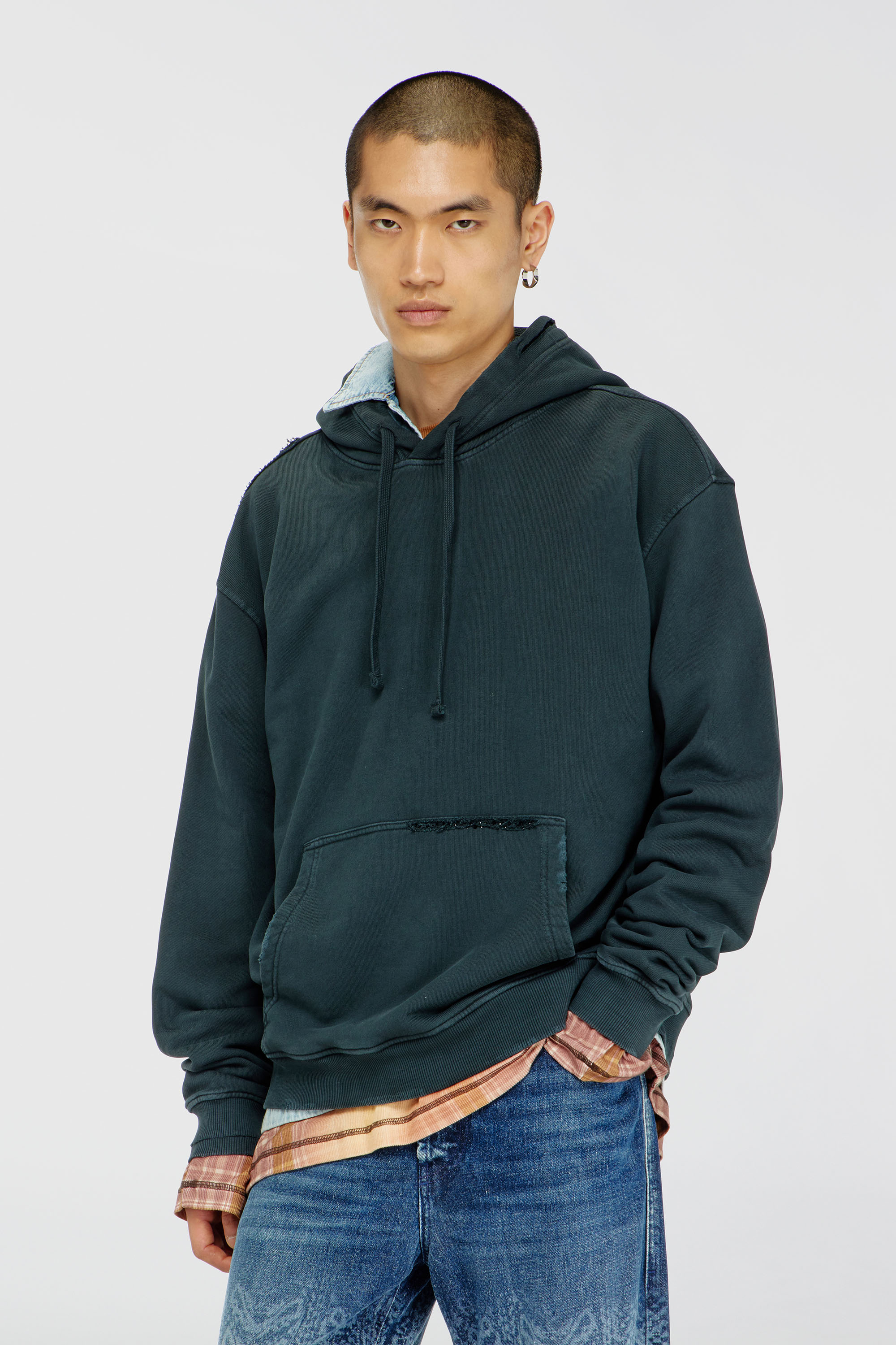 Diesel - S-NORM-HOOD-CRYSTALS, Sweat &agrave; capuche avec d&eacute;chirures et d&eacute;tails en cristal Homme in Vert - 3