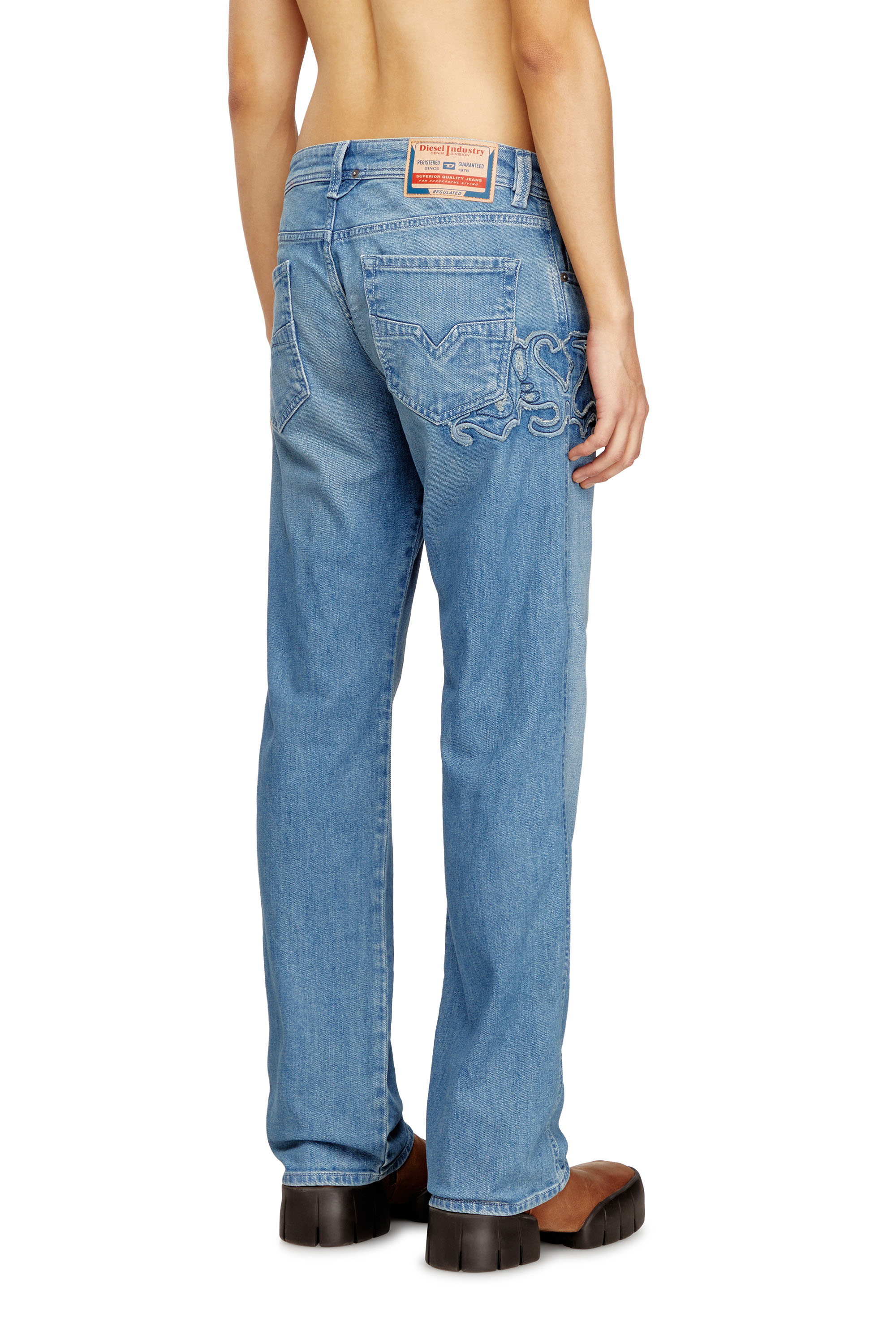 Diesel - Regular Jeans 1985 Larkee 09Q18 Homme, Bleu Clair - Image 4