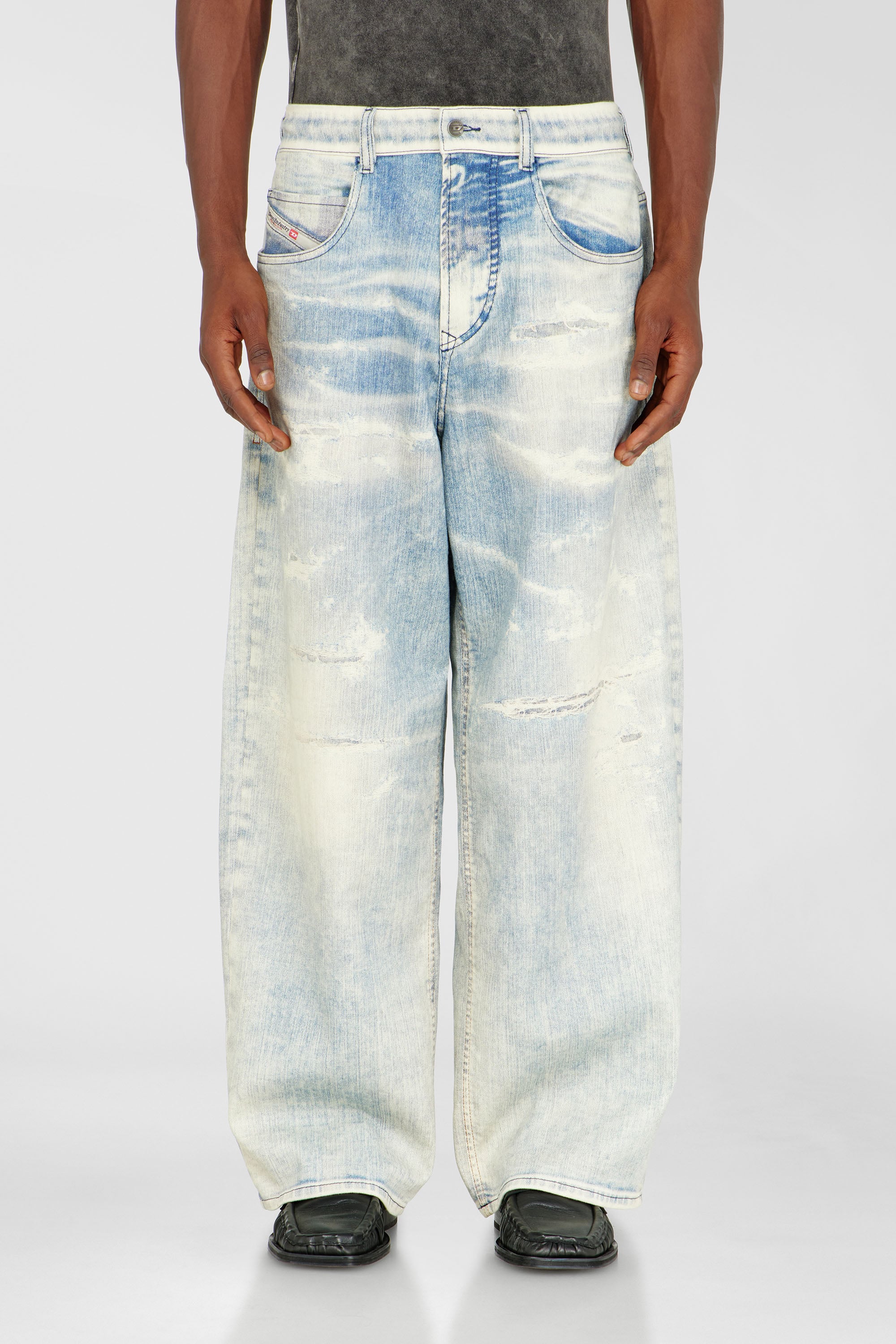 Diesel - Unisex's Relaxed 2097 D-Enim-M Joggjeans&reg; 068XM, Light Blue - 1