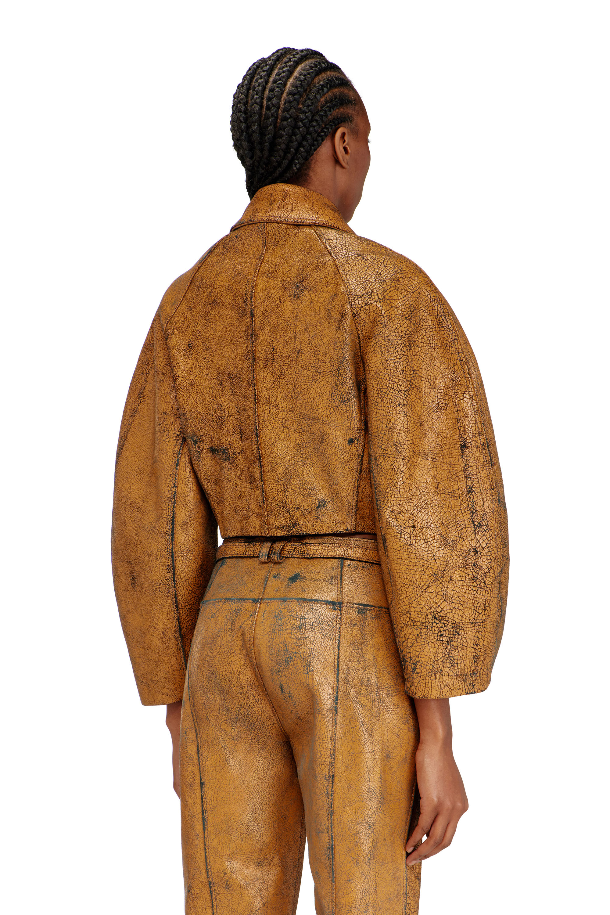 Diesel - L-RAYA, Veste cocon courte en cuir craquel&eacute; Femme in ToBeDefined - 4