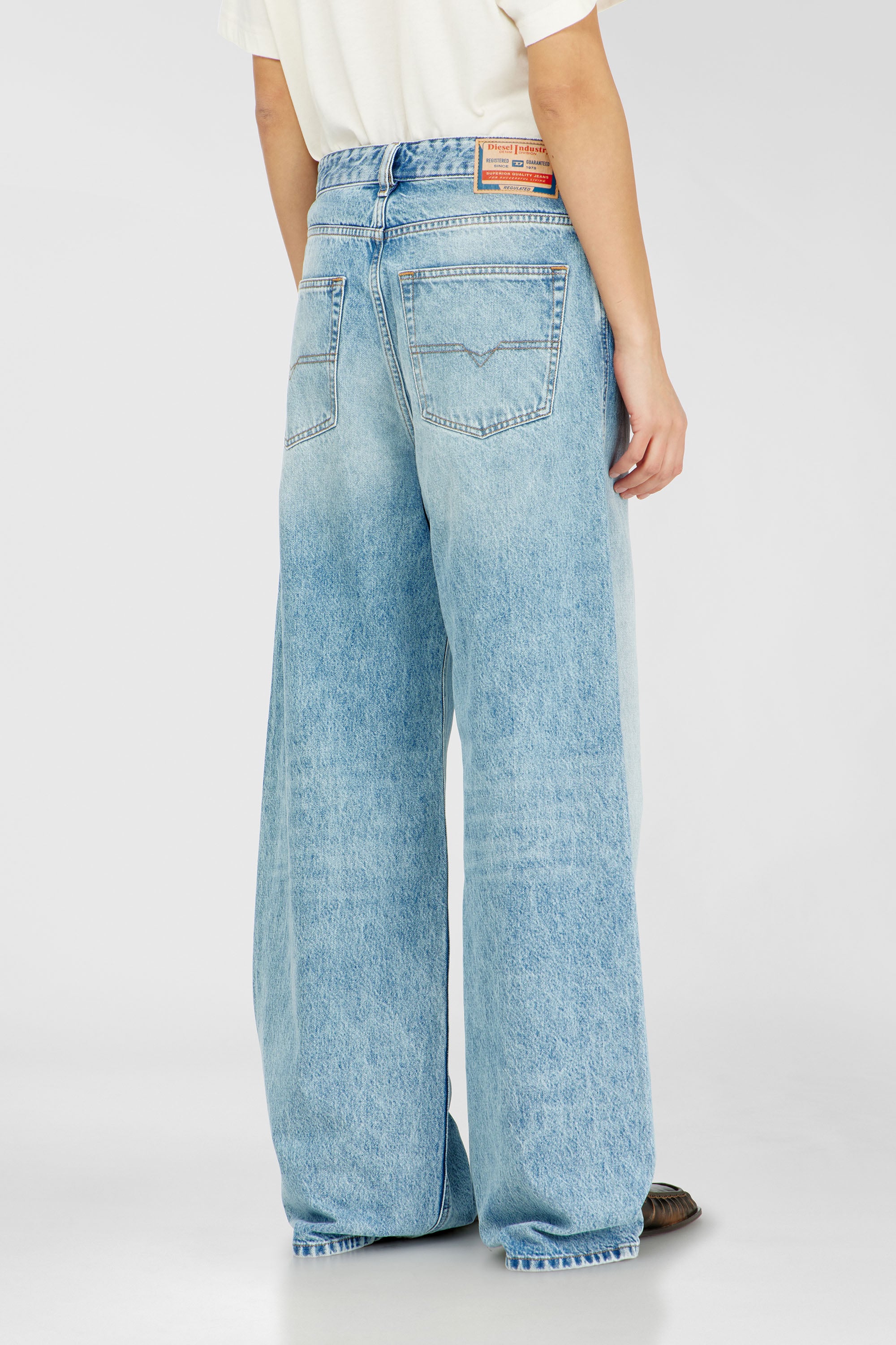 Diesel - Unisex's Relaxed Jeans 1996 D-Sire 09I29, Light Blue - 5