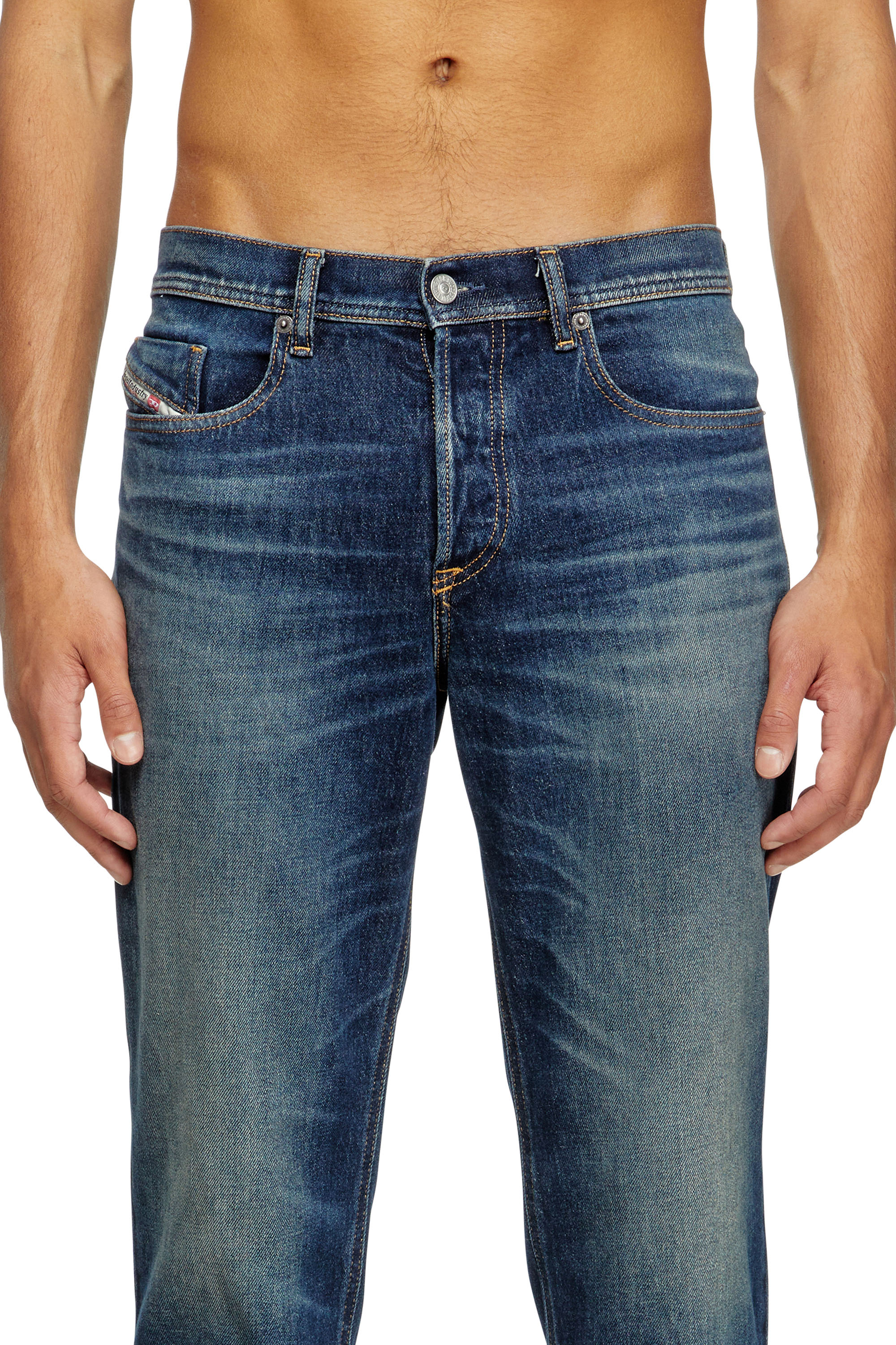 Diesel - Regular Jeans 2023 D-Finitive 09M10 Homme, Bleu Foncé - Image 5