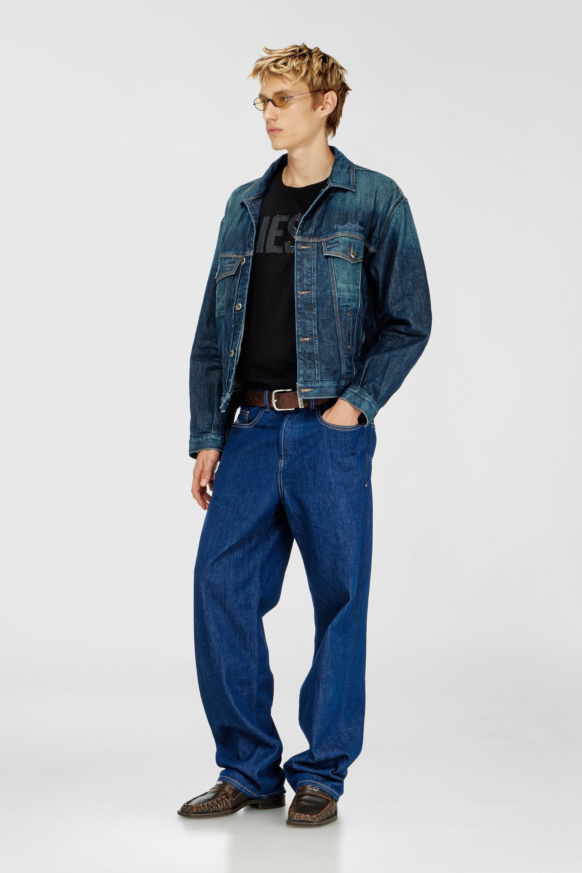Diesel - T-JUST-APP-T92, T-shirt en coton avec imprim&eacute; logo Diesel ton sur ton Homme in Noir - 2