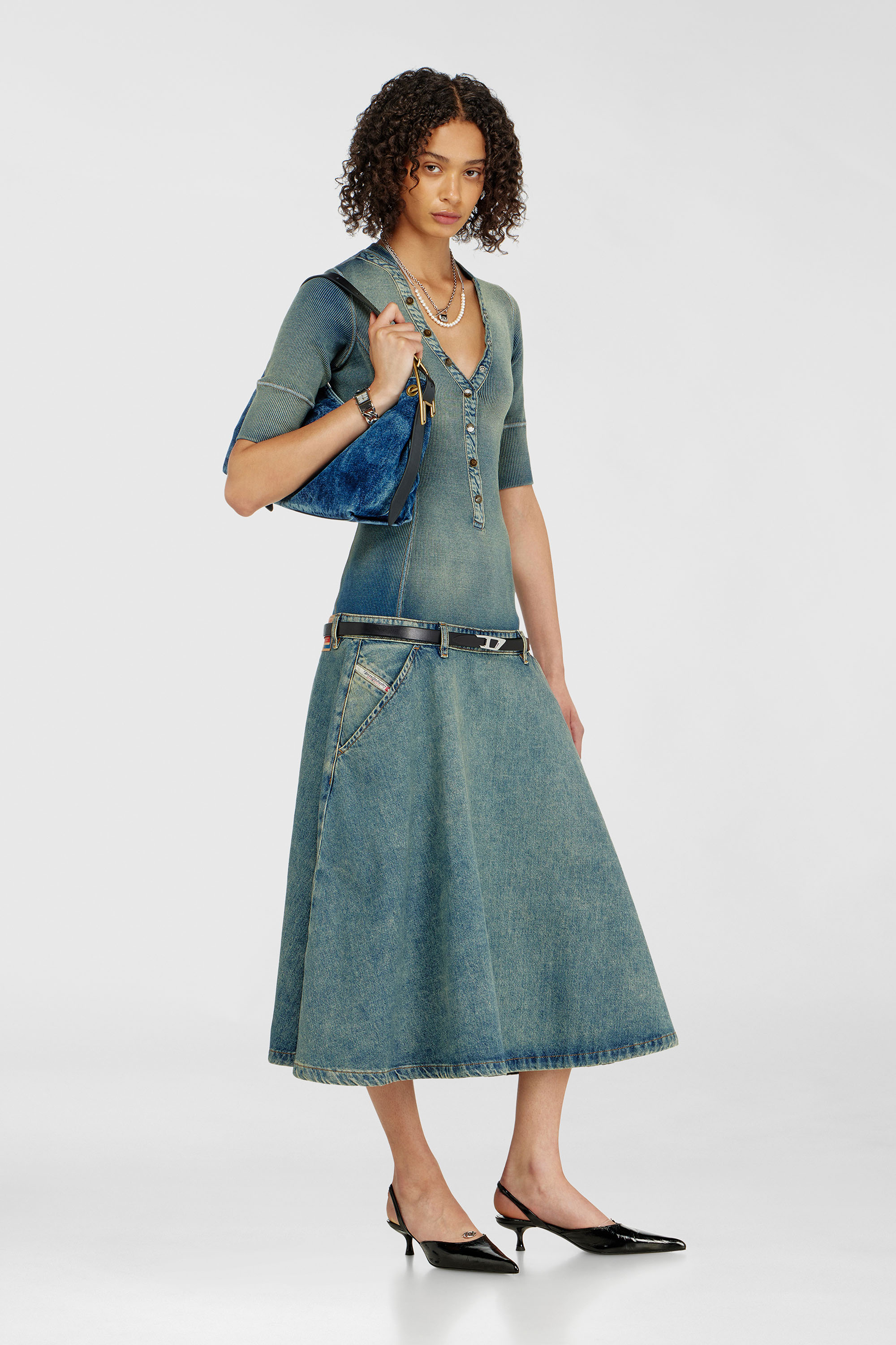 Diesel - DE-ANIM-S, Robe midi &agrave; taille basse en maille et denim Femme in Bleu - 1