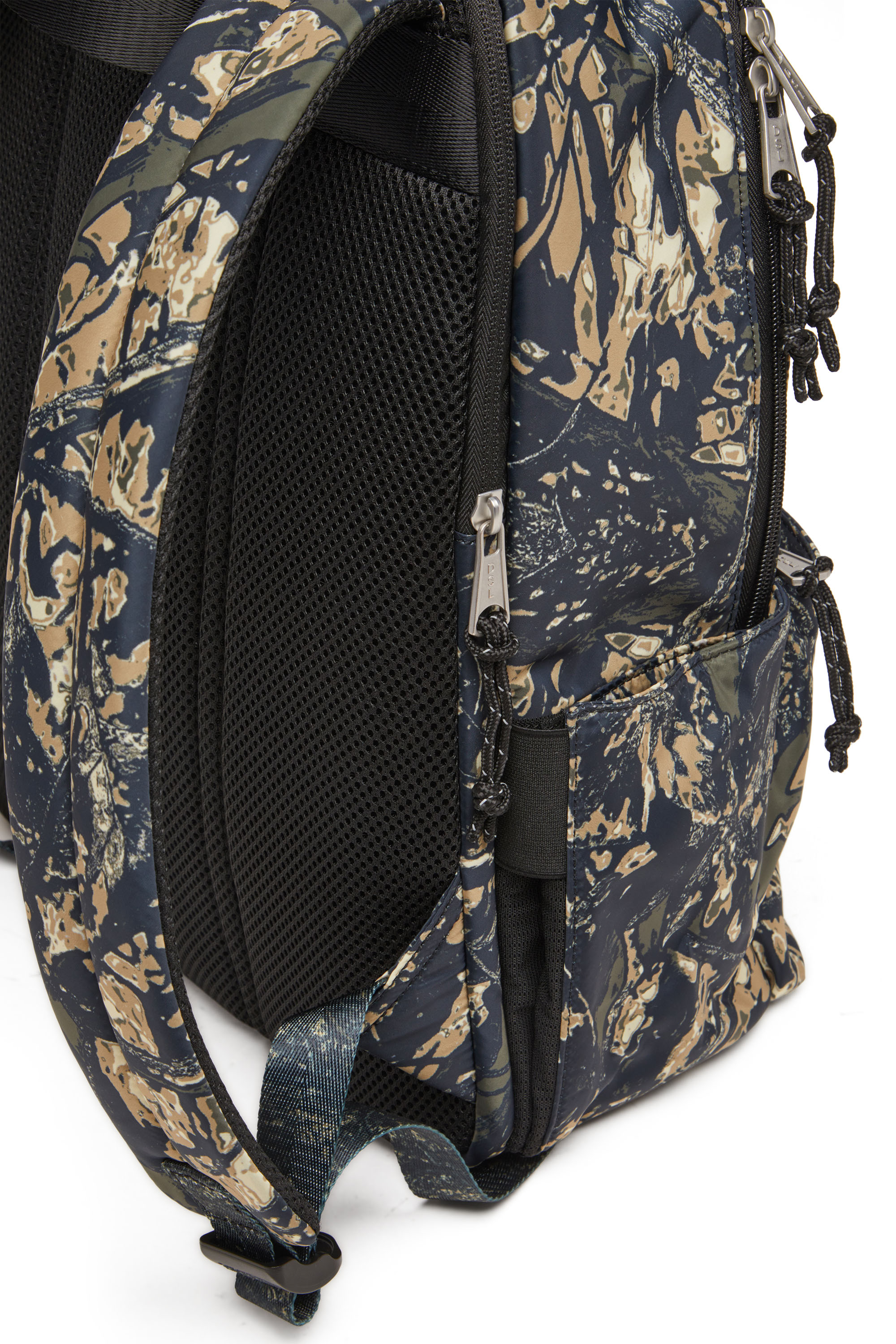 Diesel - D-PACK BACKPACK X, D-Pack-Sac &agrave; dos en tissu avec imprim&eacute; camouflage Homme in Vert - 6