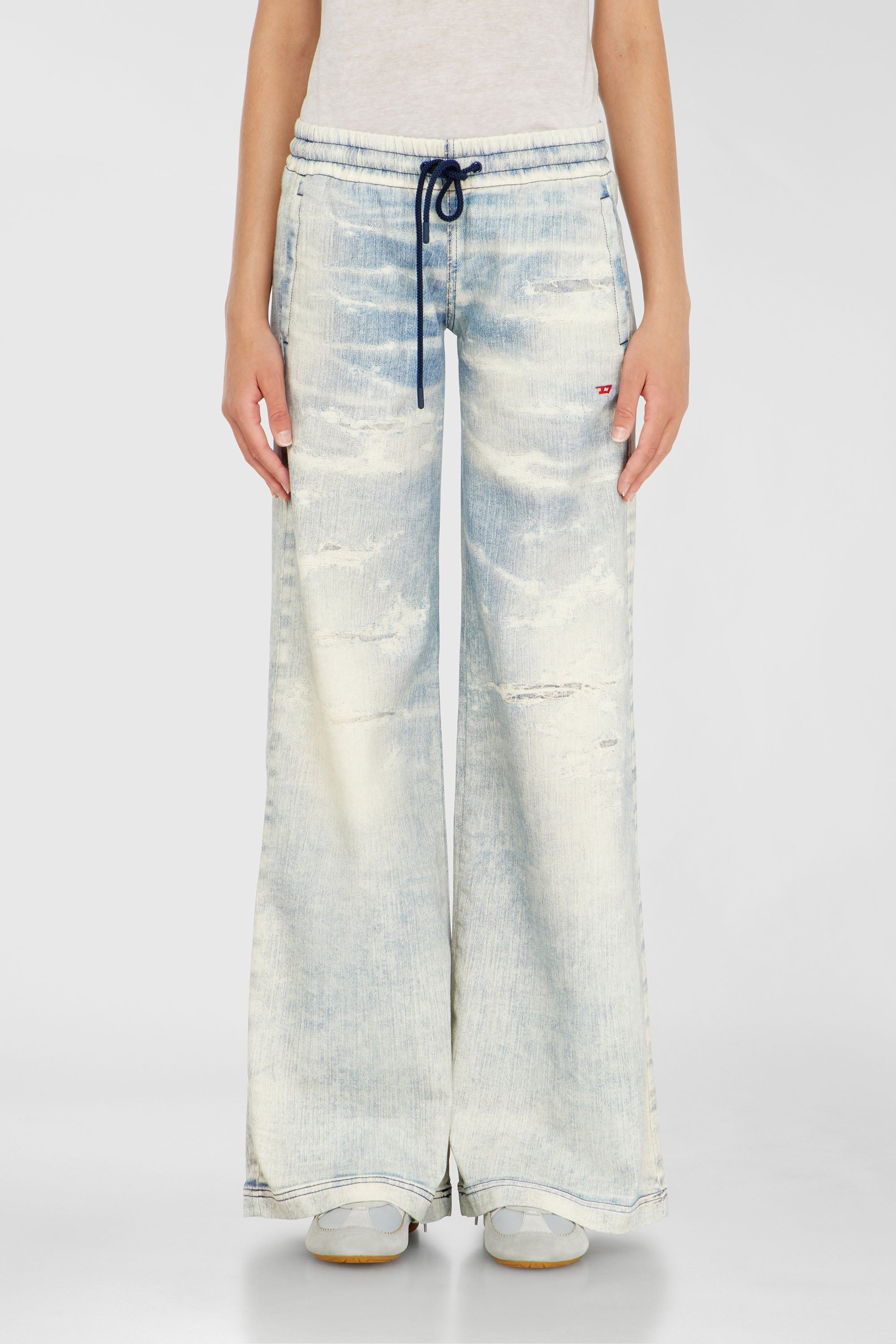 Diesel - Relaxed 2078 D-Ainty Joggjeans&reg; 068XM Femme, Bleu Clair - Image 1