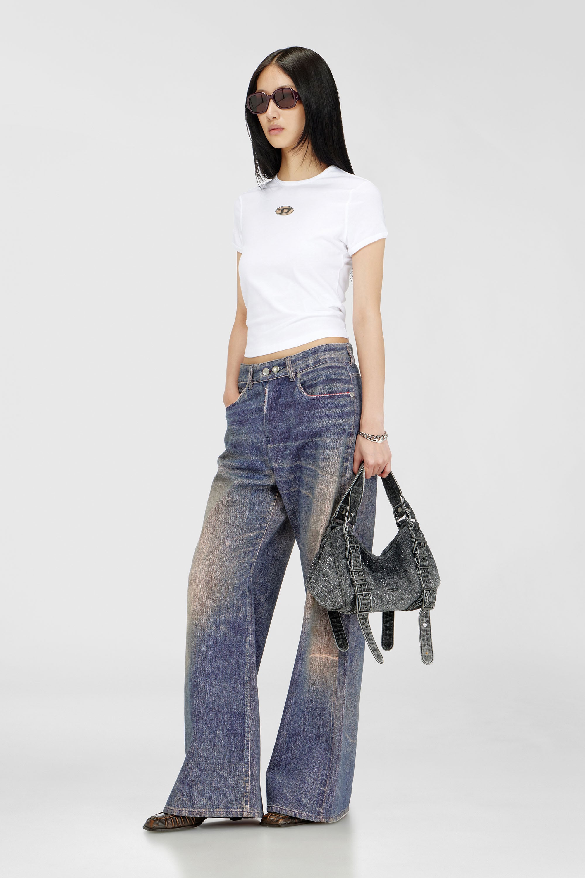 Diesel - T-UNCUTIE-LONG-OD-Q1, T-shirt slim fit avec cut-out Oval D Femme in Blanc - 2