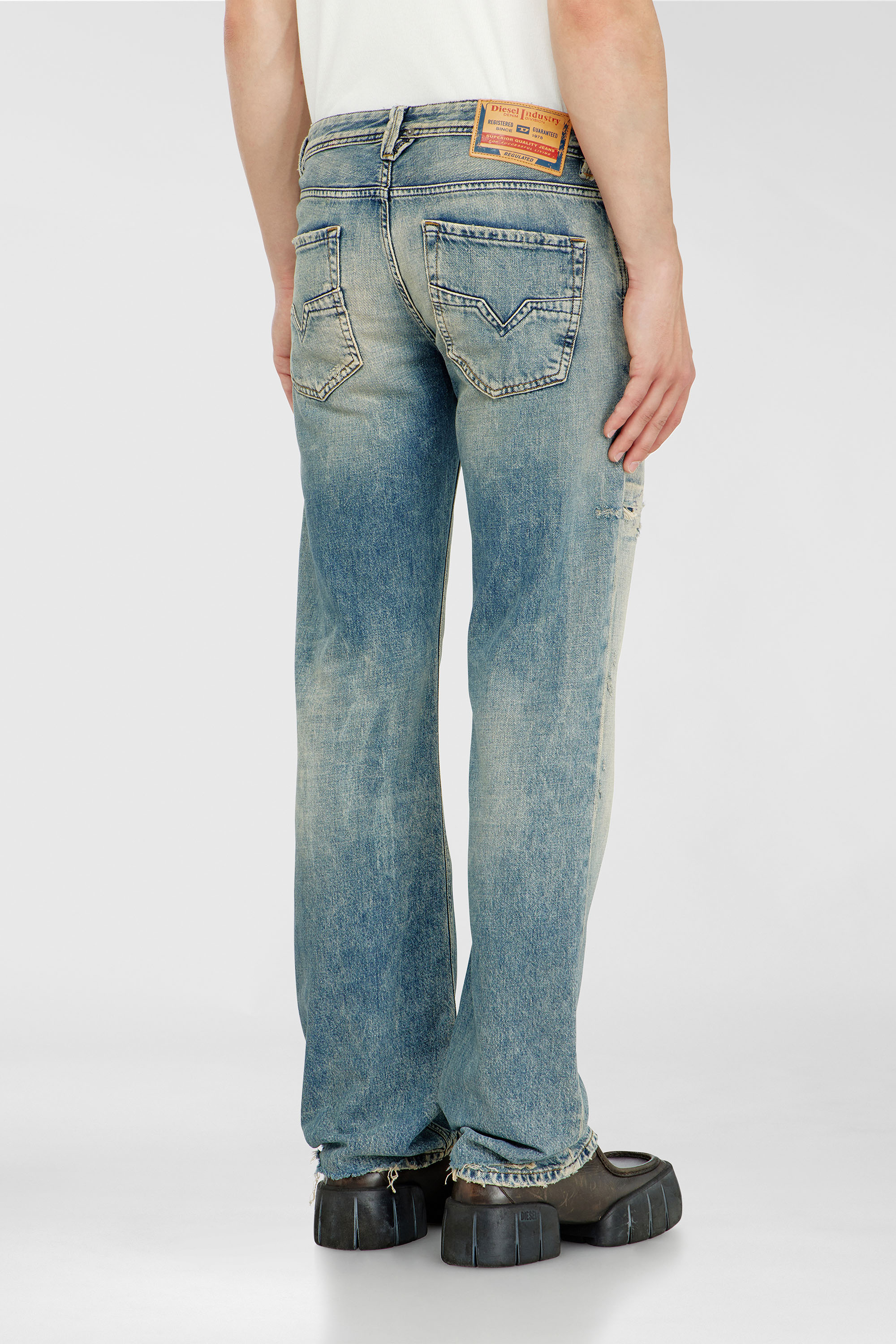 Diesel - Regular Jeans 1985 Larkee 09P62 Homme, Bleu moyen - Image 5