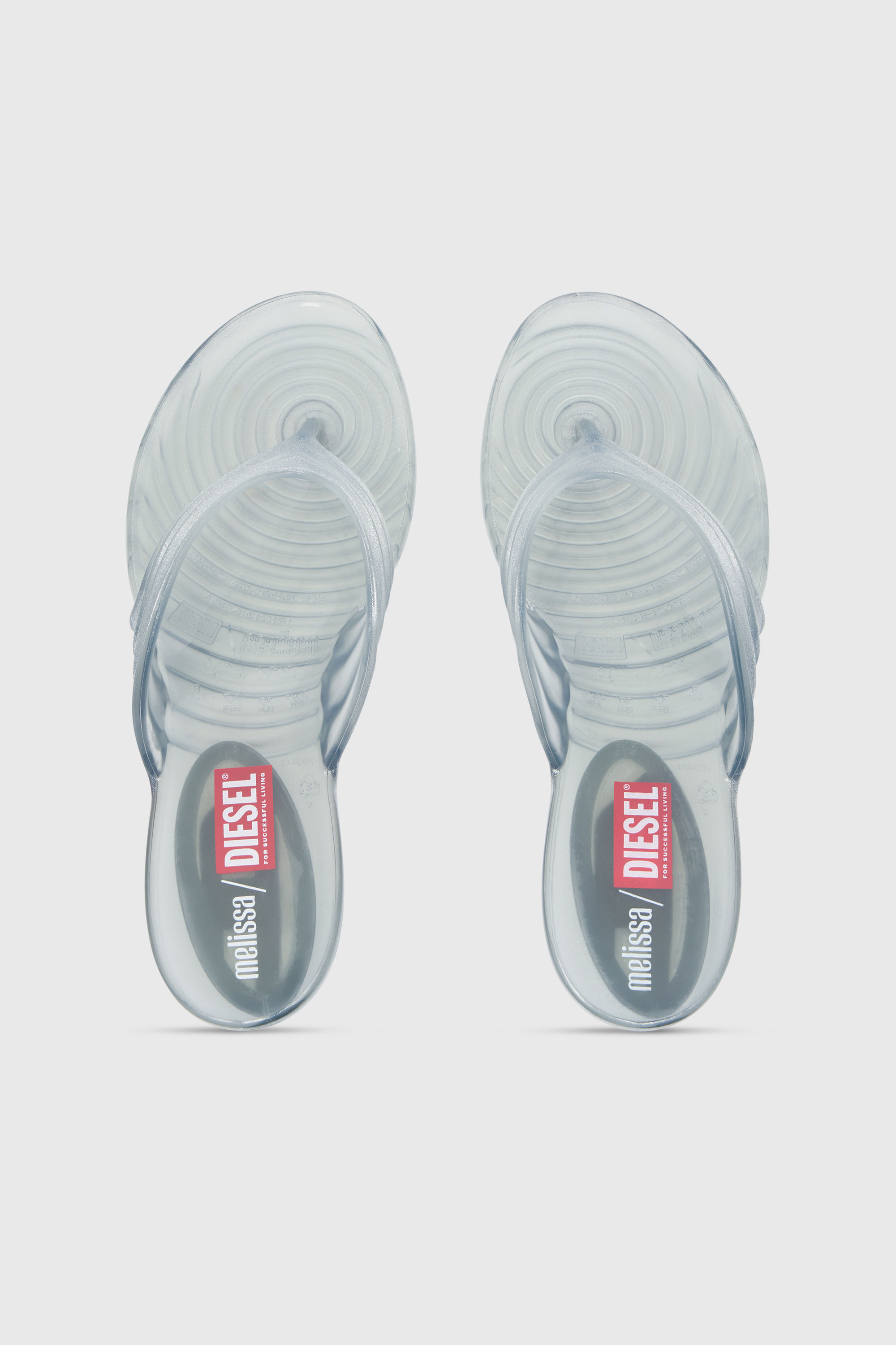 Diesel - MELISSA QUANTUM THONG, Tong sculpturale en Melflex&reg; Femme in Gris argent&eacute; - 4
