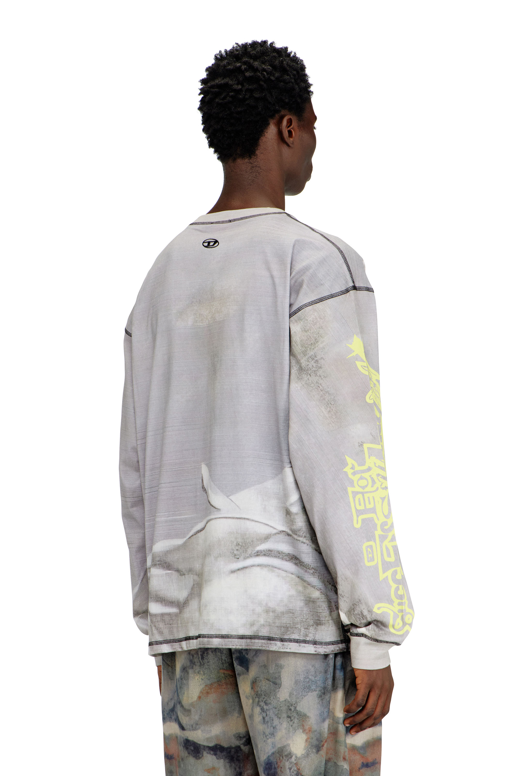 Diesel - T-BOXT-LS-V3, T-shirt &agrave; manches longues avec imprim&eacute; int&eacute;gral et empi&egrave;cements Homme in Gris - 4