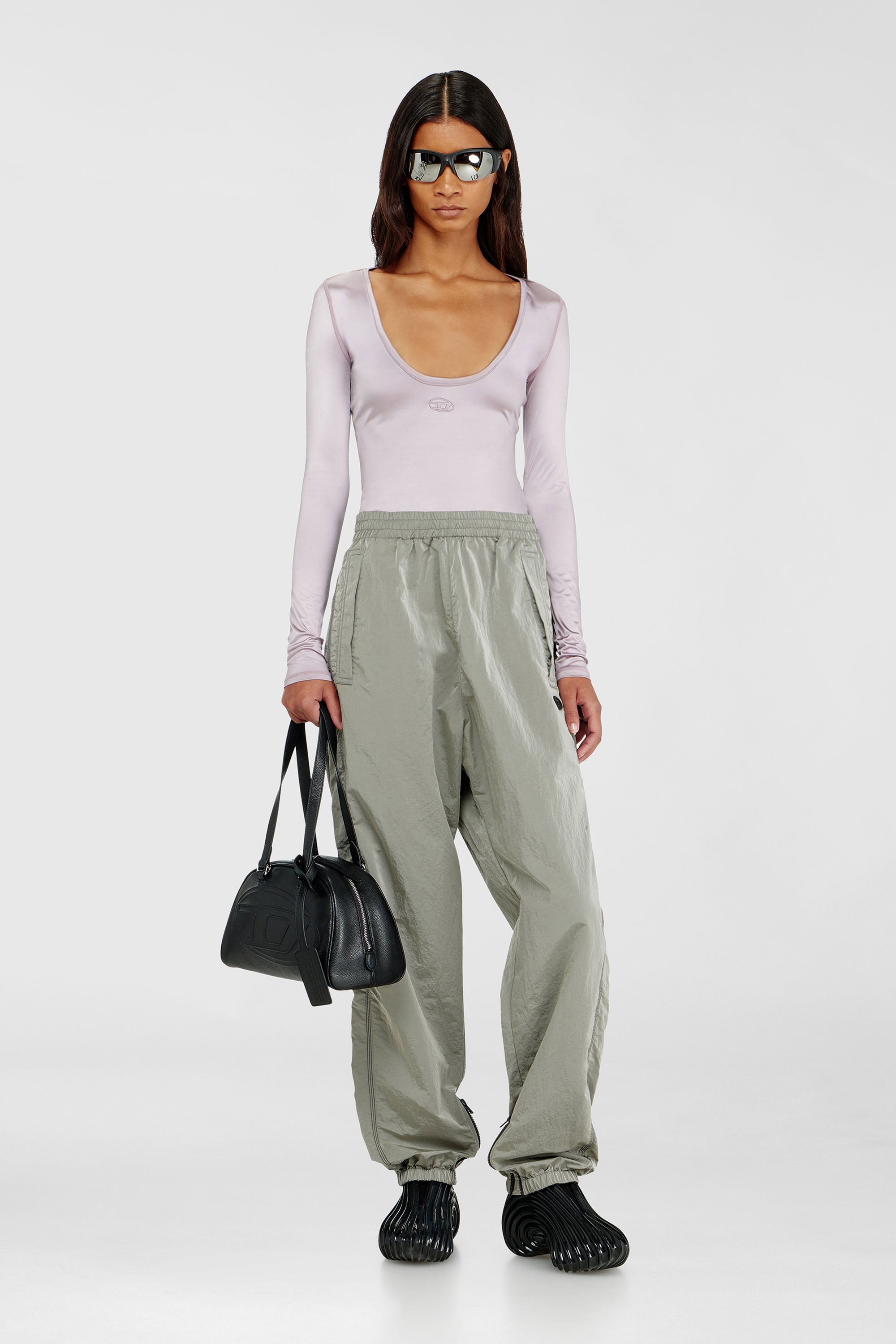Diesel - T-ELPHIN-LS, Top slim en nylon &agrave; encolure d&eacute;gag&eacute;e avec Logo Oval D brod&eacute; Femme in Violet - 2