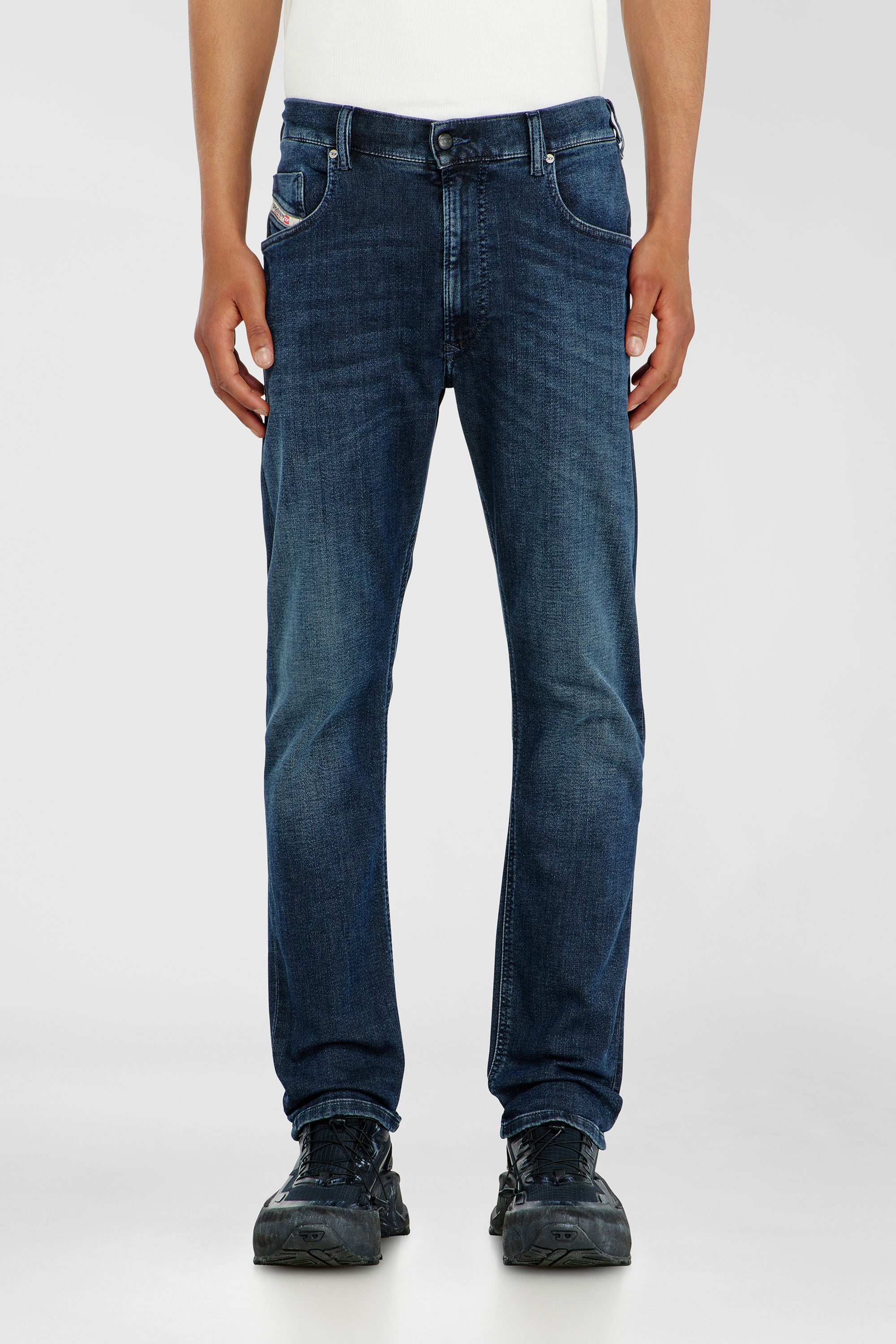 Diesel - Regular 2032 D-Krooley-BW Joggjeans&reg; 09P94 Homme, Bleu Fonc&eacute; - Image 1