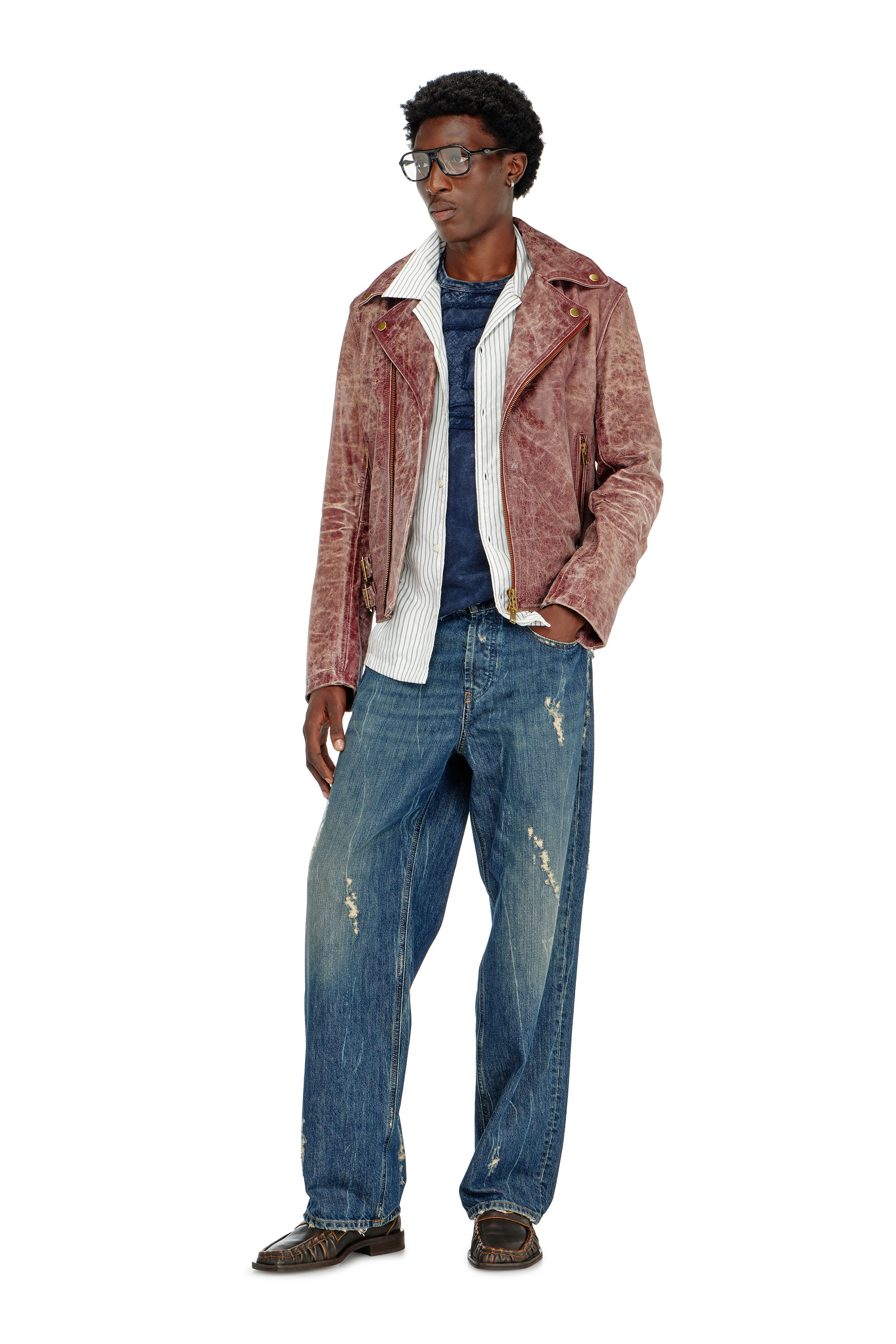 Diesel - T-BOXT-DEN, T-shirt en coton d&eacute;contract&eacute;e avec applique Oval D Homme in Bleu - 1