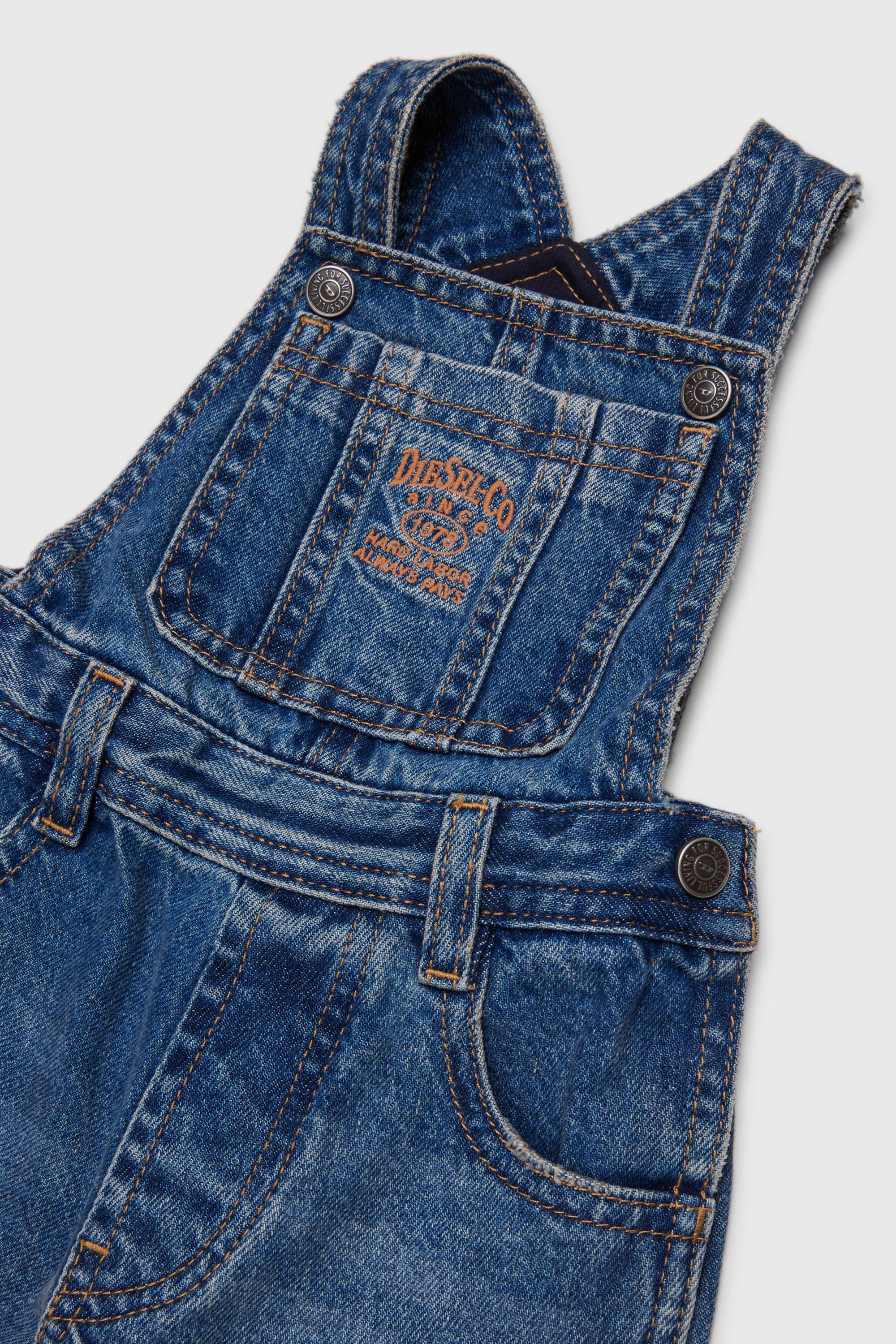 Diesel - JARYB, Salopette en denim avec broderie logo Mixte in Bleu - 3