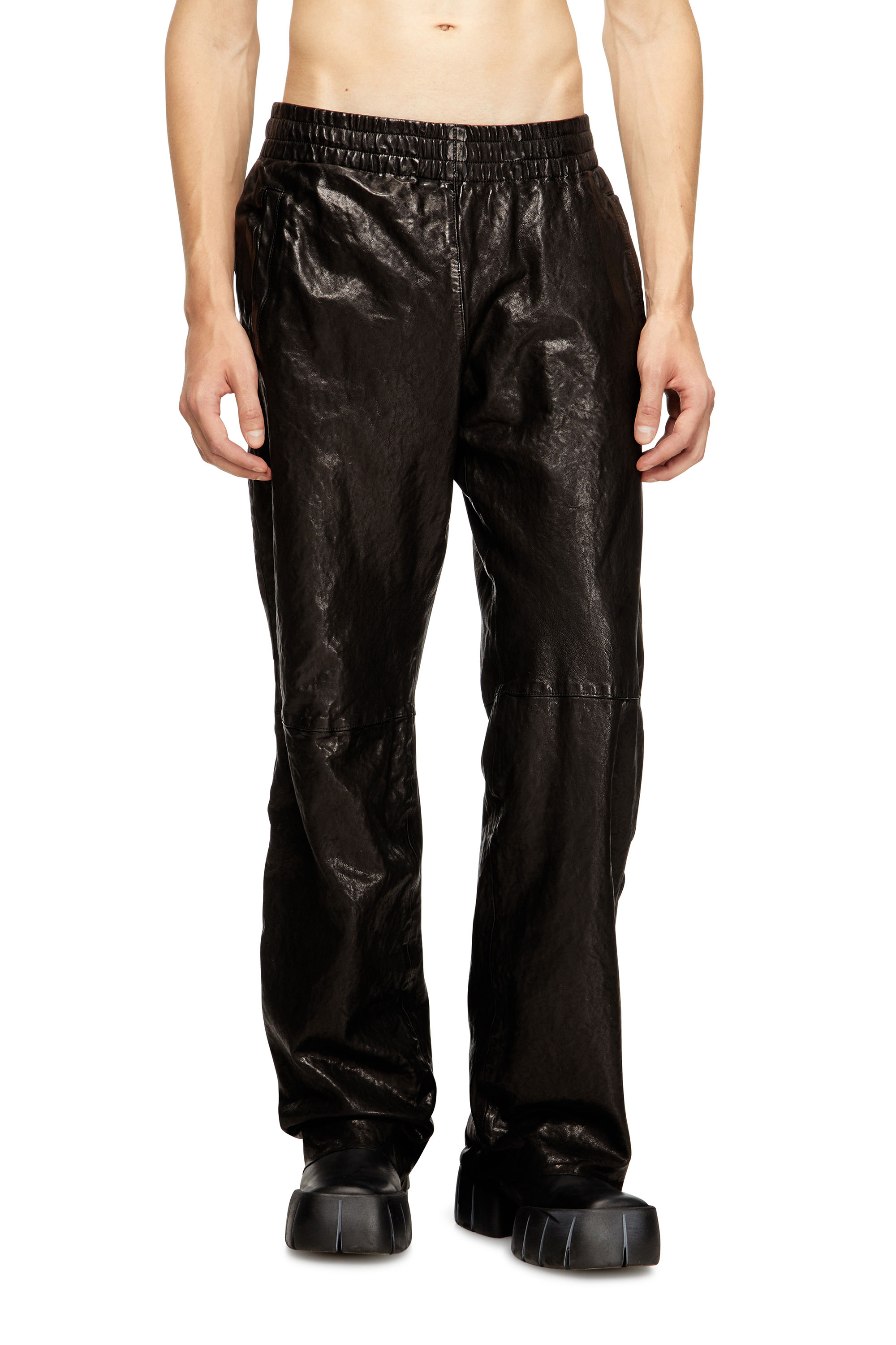 Diesel - P-BRU, Pantalon à taille élastiquée en cuir bouilli Homme in Noir - 3