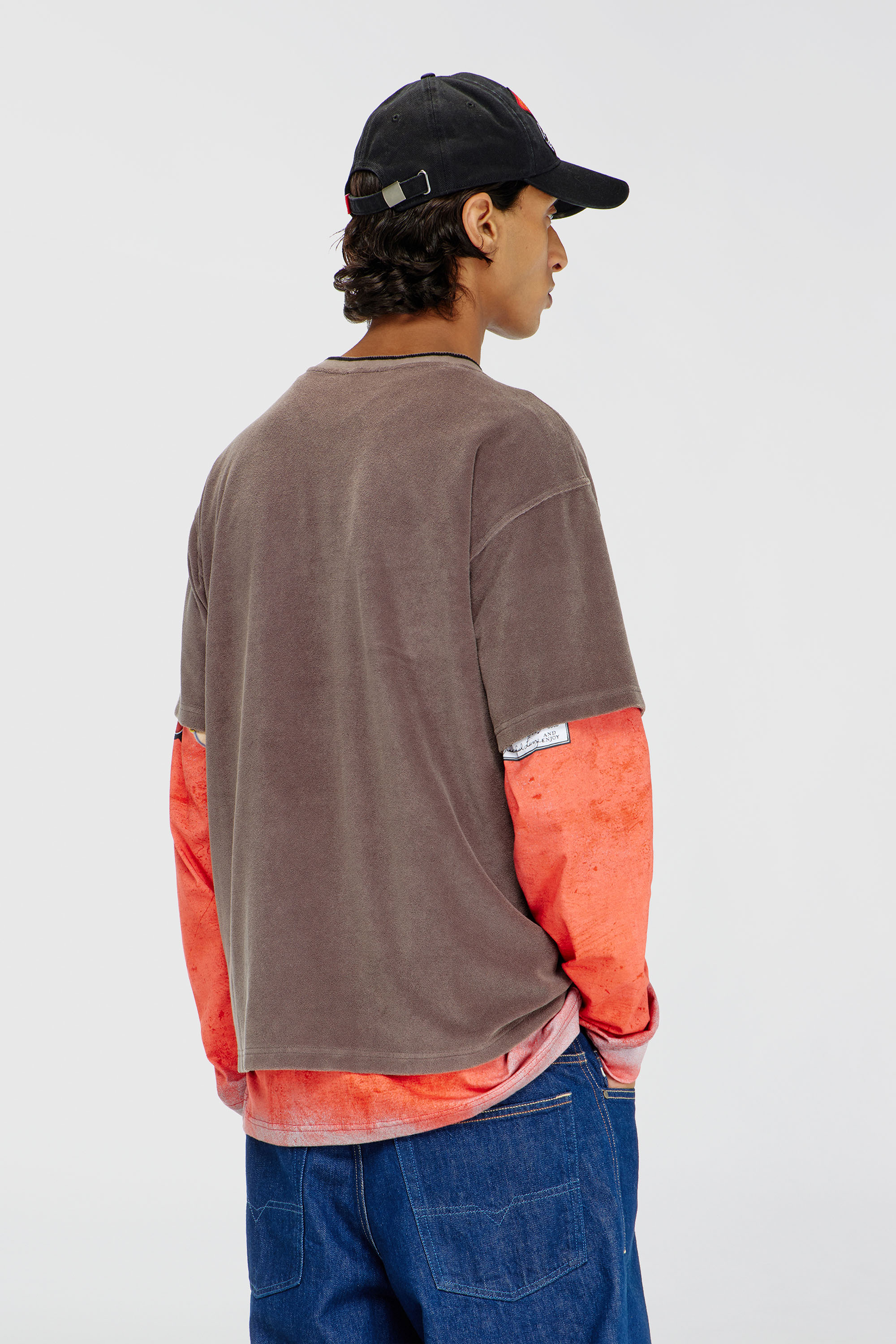 Diesel - T-SPONGY, T-shirt en chenille avec patch blason Homme in Marron - 4