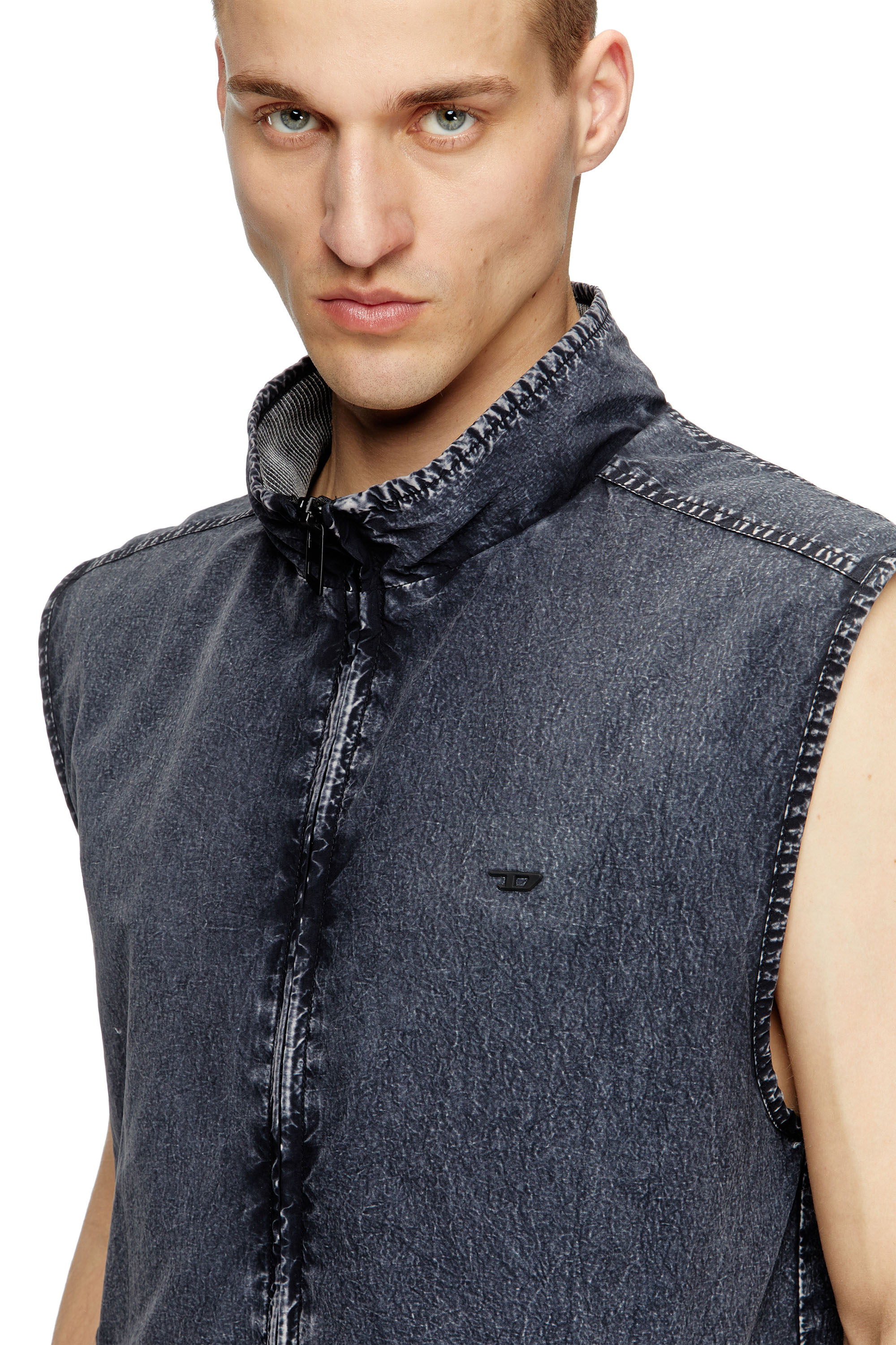Diesel - J-ERB, Gilet en taslan de nylon recyclé Homme in Noir - 5