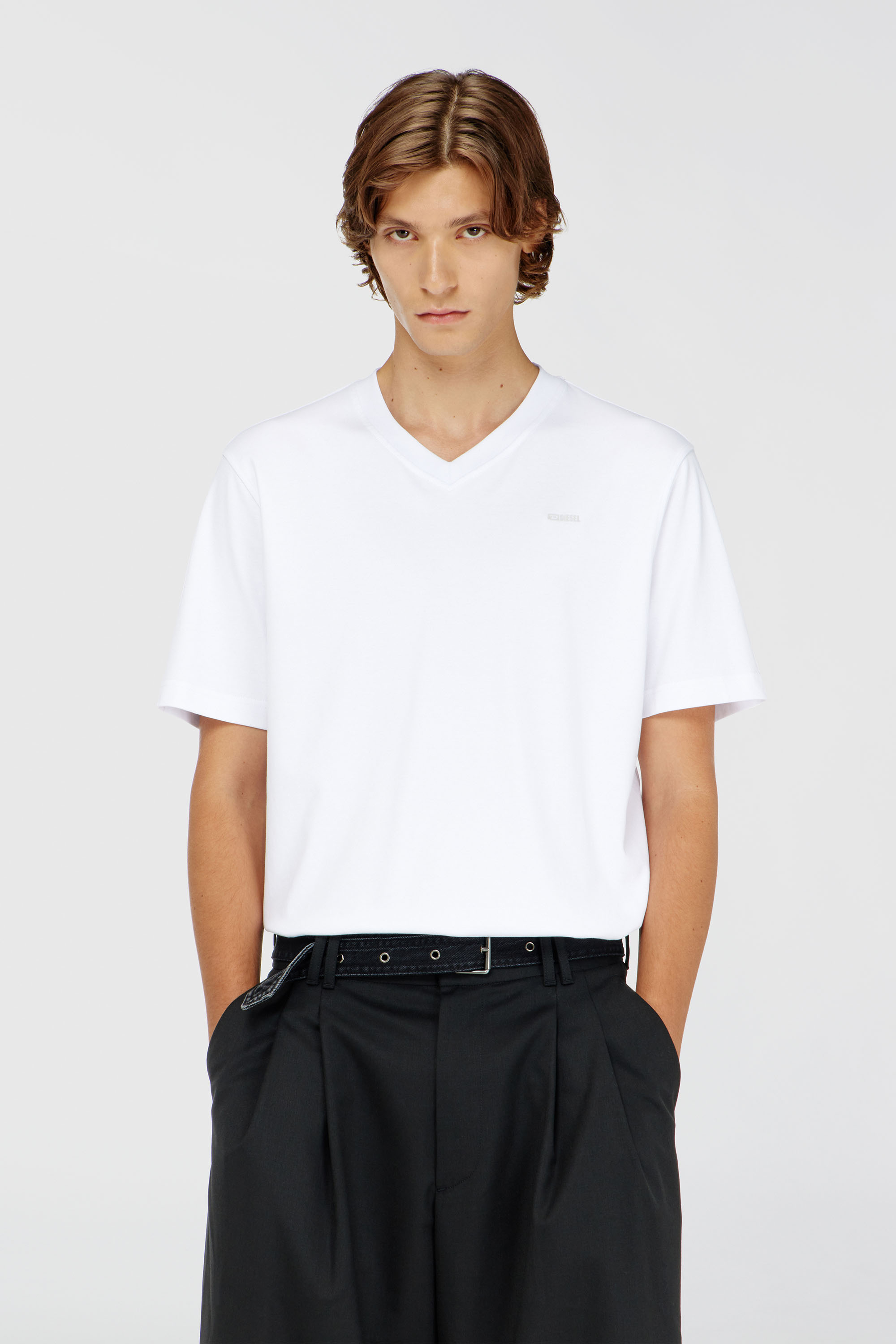 Diesel - T-ADJUST-V-MICRODIV, T-shirt &agrave; col en V avec micro logo brod&eacute; Homme in Blanc - 1