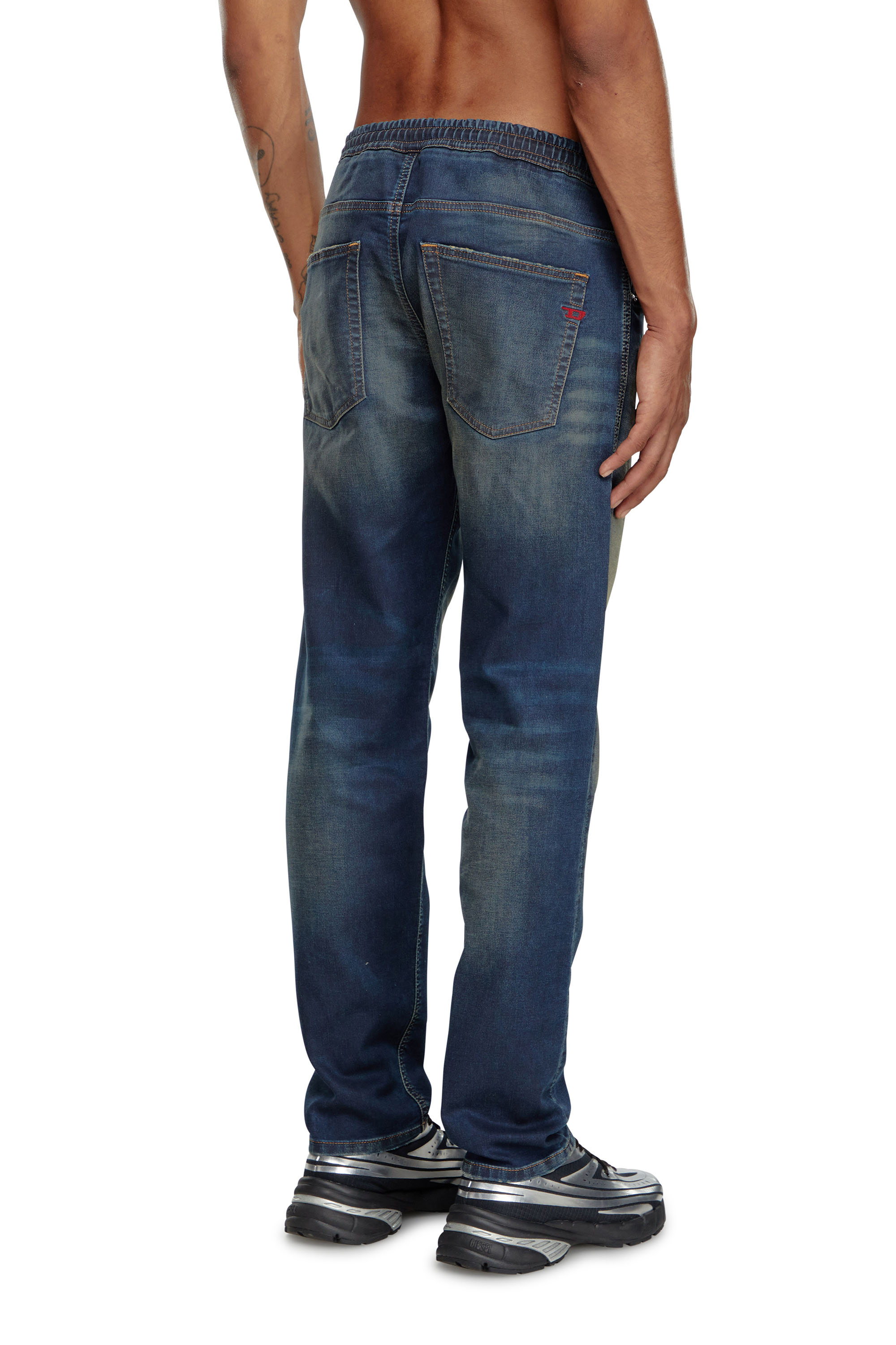 Diesel - Homme Tapered 2030 D-Krooley Joggjeans® 09J34, Bleu Foncé - Image 3