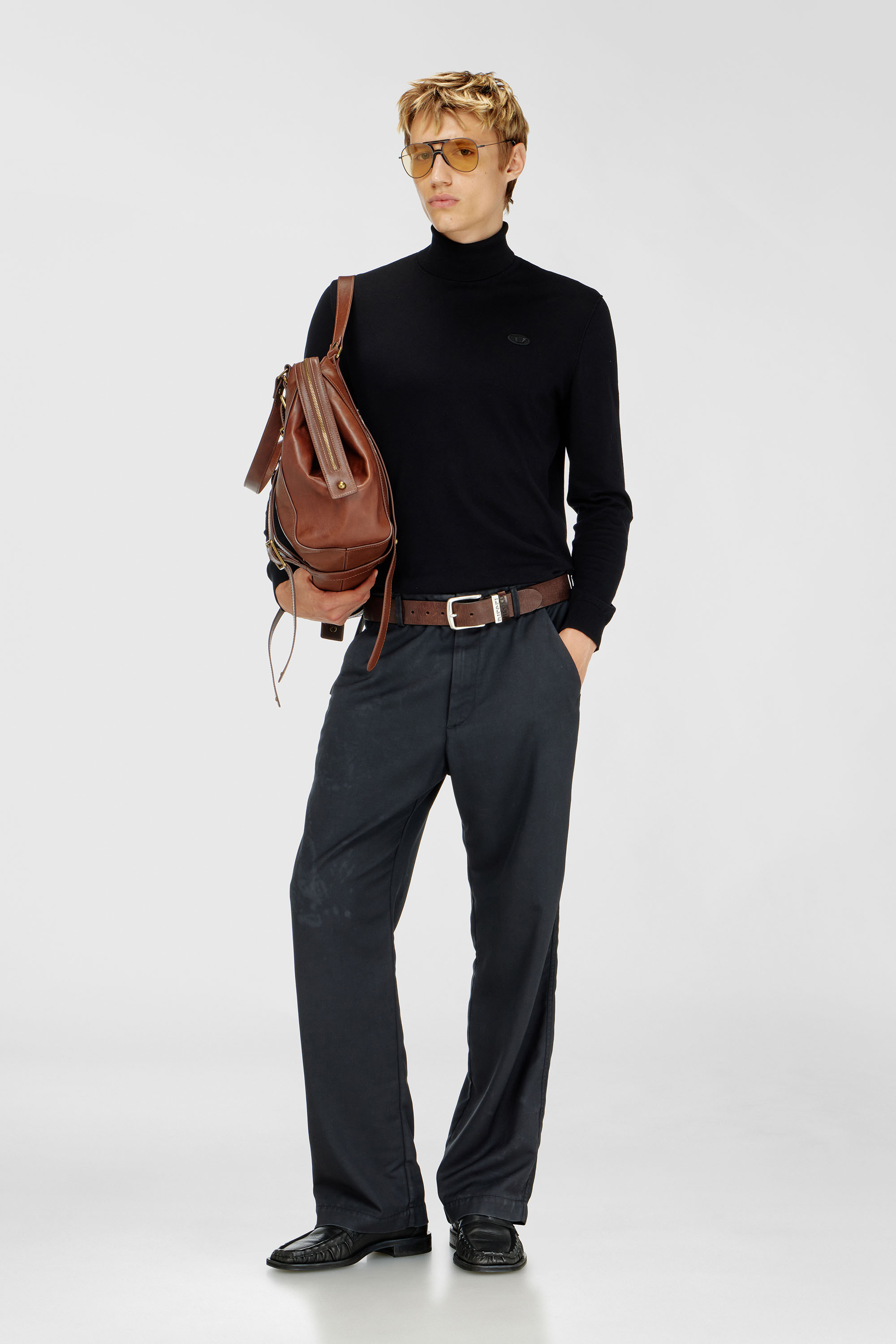 Diesel - K-FREEX-LUP-TAG-T92, Col roul&eacute; en coton avec patch logo Oval D Homme in Noir - 1