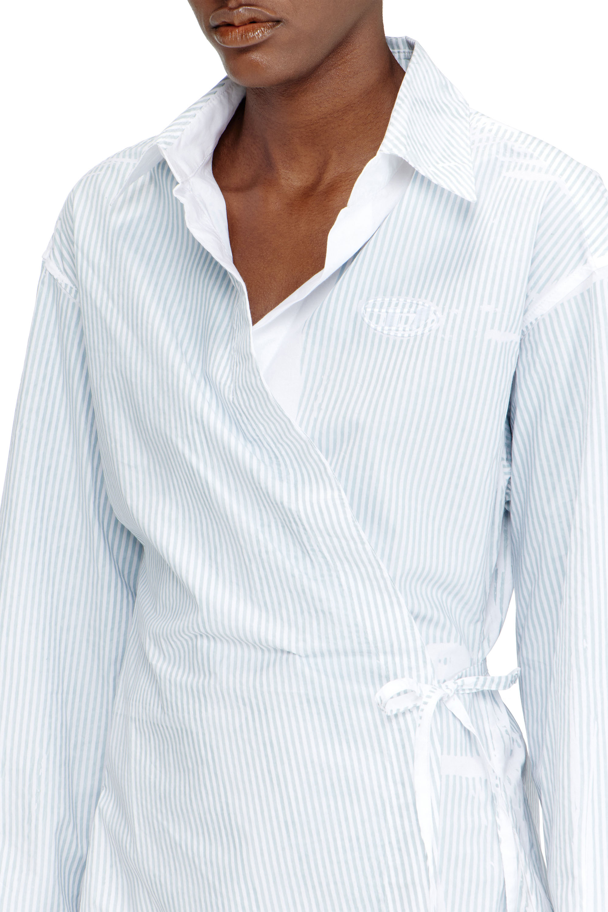 Diesel - D-DELPHOS-S2, Robe portefeuille courte en popeline &agrave; fines rayures Femme in Bleu - 4