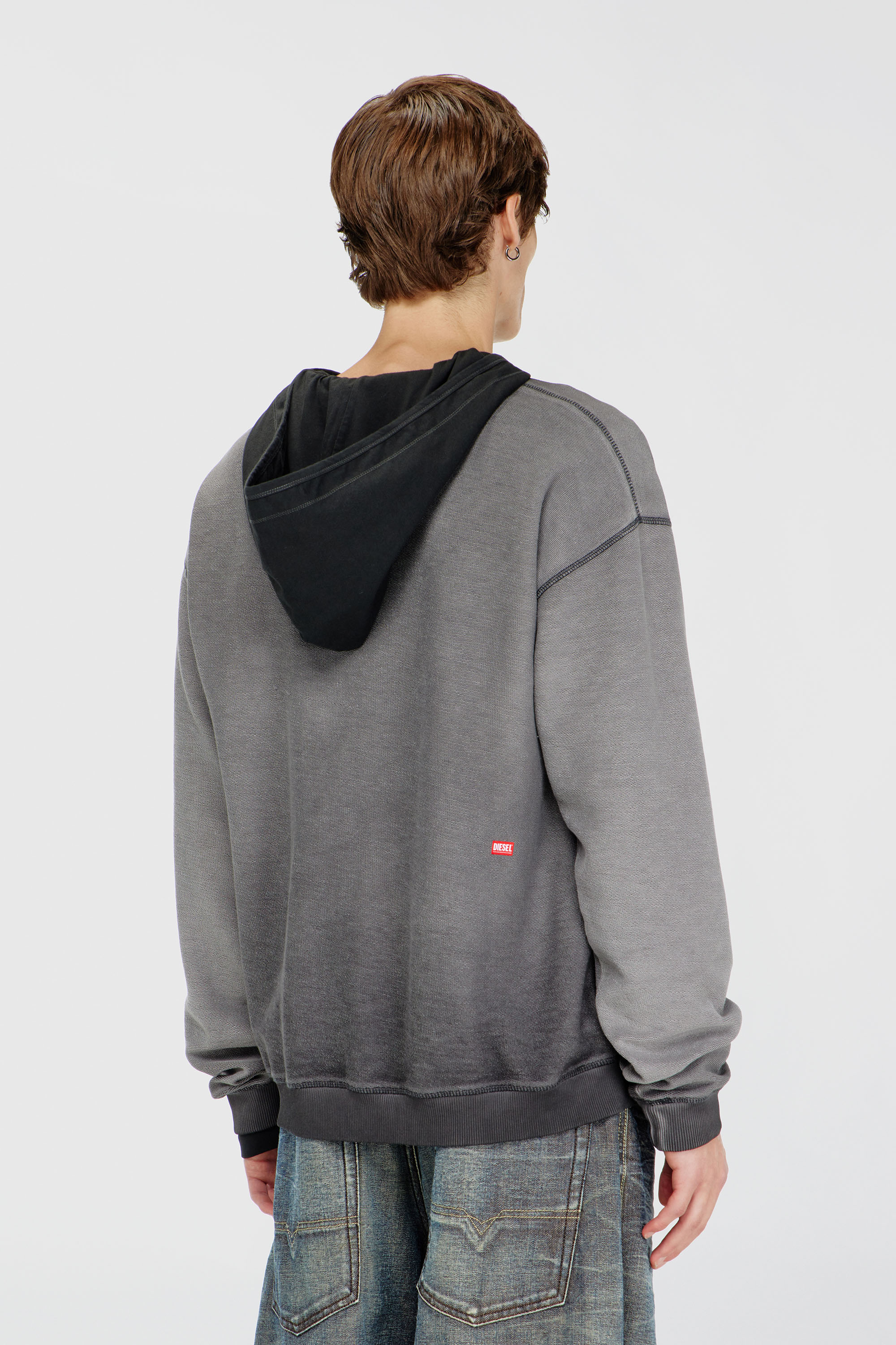 Diesel - S-ARON-RAW, Sweat-shirt avec imprim&eacute; d&eacute;vor&eacute; Homme in Gris - 4
