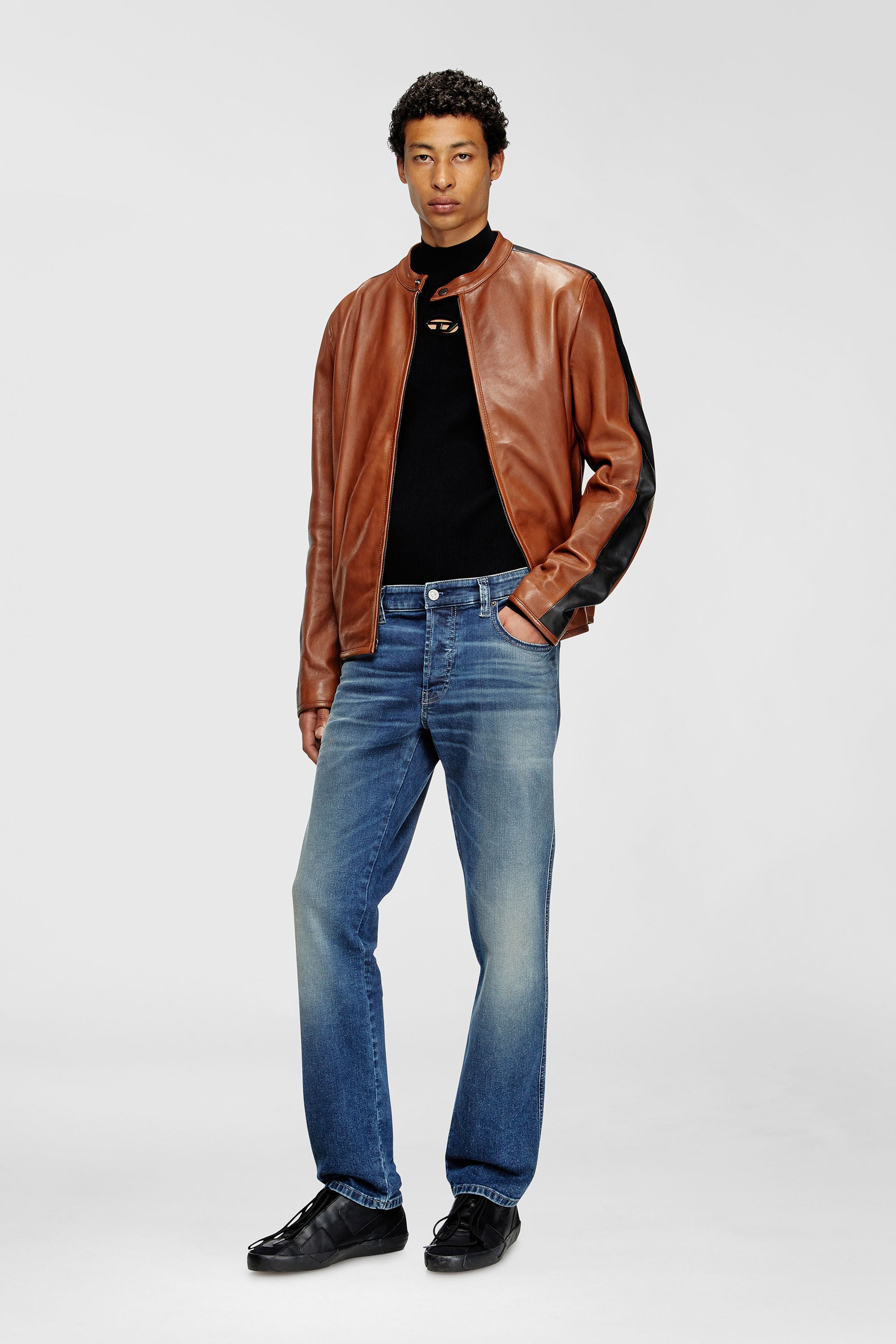 Diesel - S-SLANTE-D LOW, Man's S-Slante-D-Sneakers in suede and leather with D logo in Black - 1