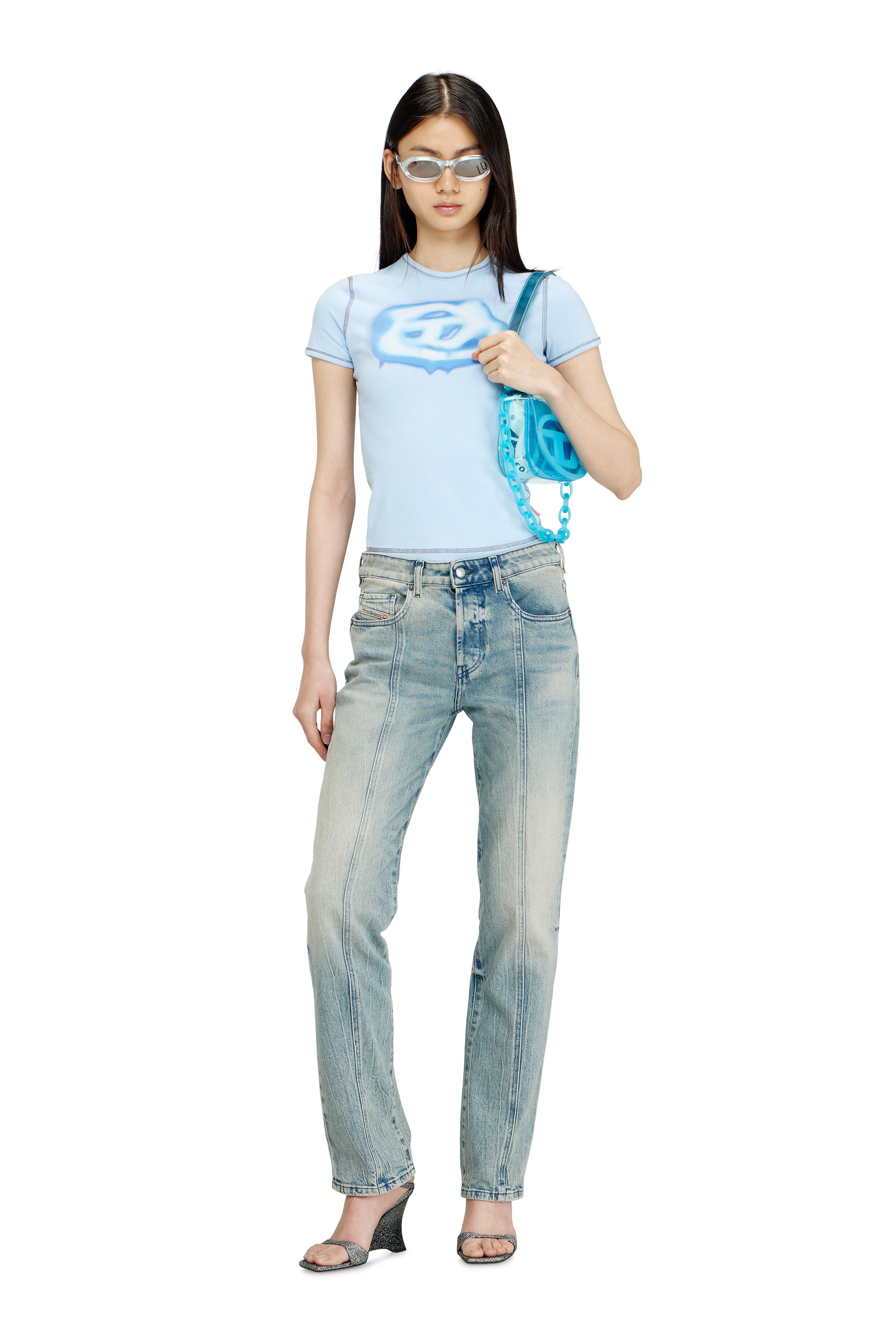 Diesel - T-UNCUTIES-LONG-S3, T-shirt slim avec logo effet graffiti Femme in Bleu - 2