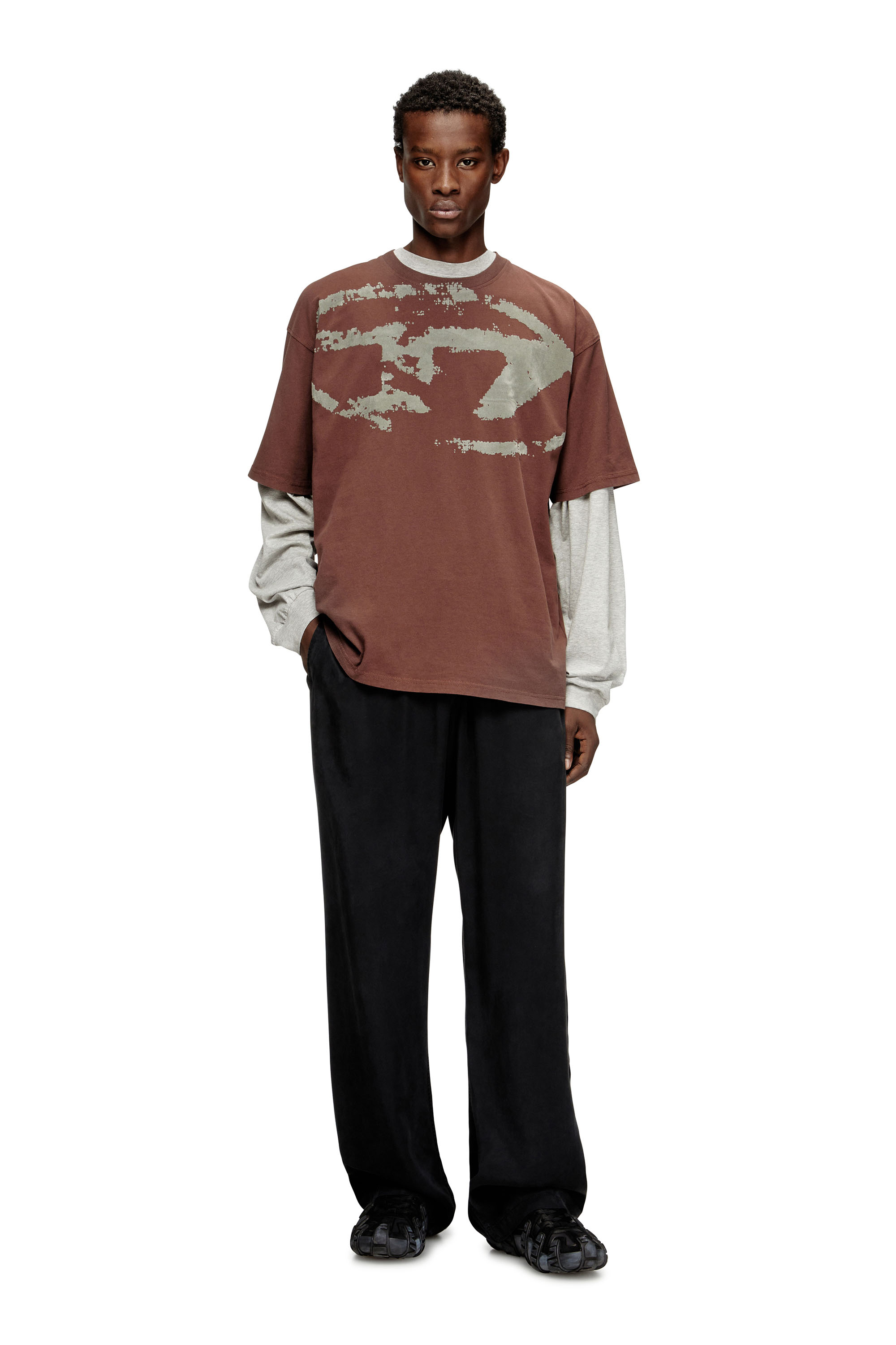 Diesel - T-BOXT-N14, T-shirt avec logo floqué effet vieilli Homme in Marron - 2
