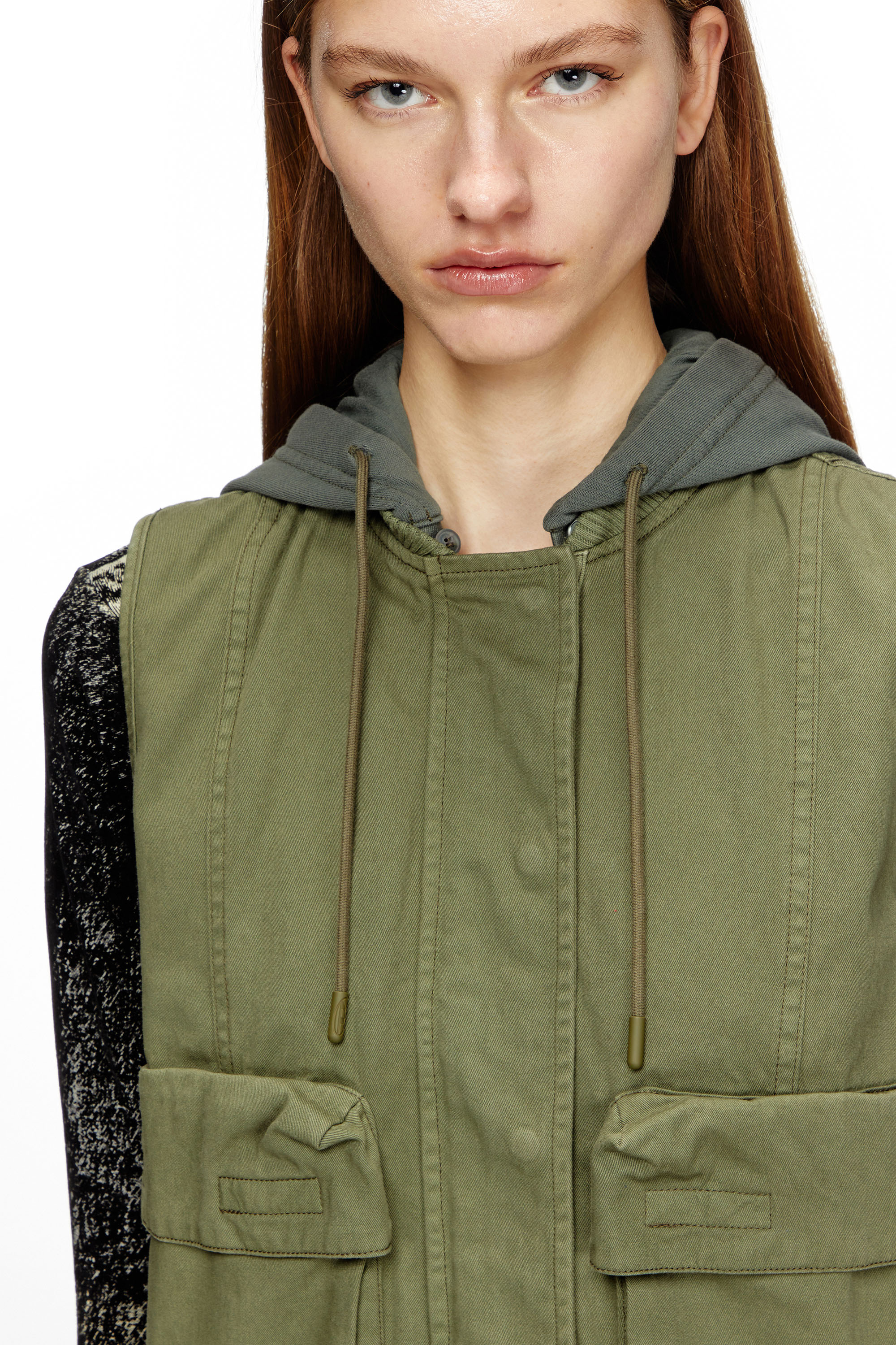 Diesel - G-ENESIS, Gilet cargo à capuche en sergé de coton Femme in Vert - 5