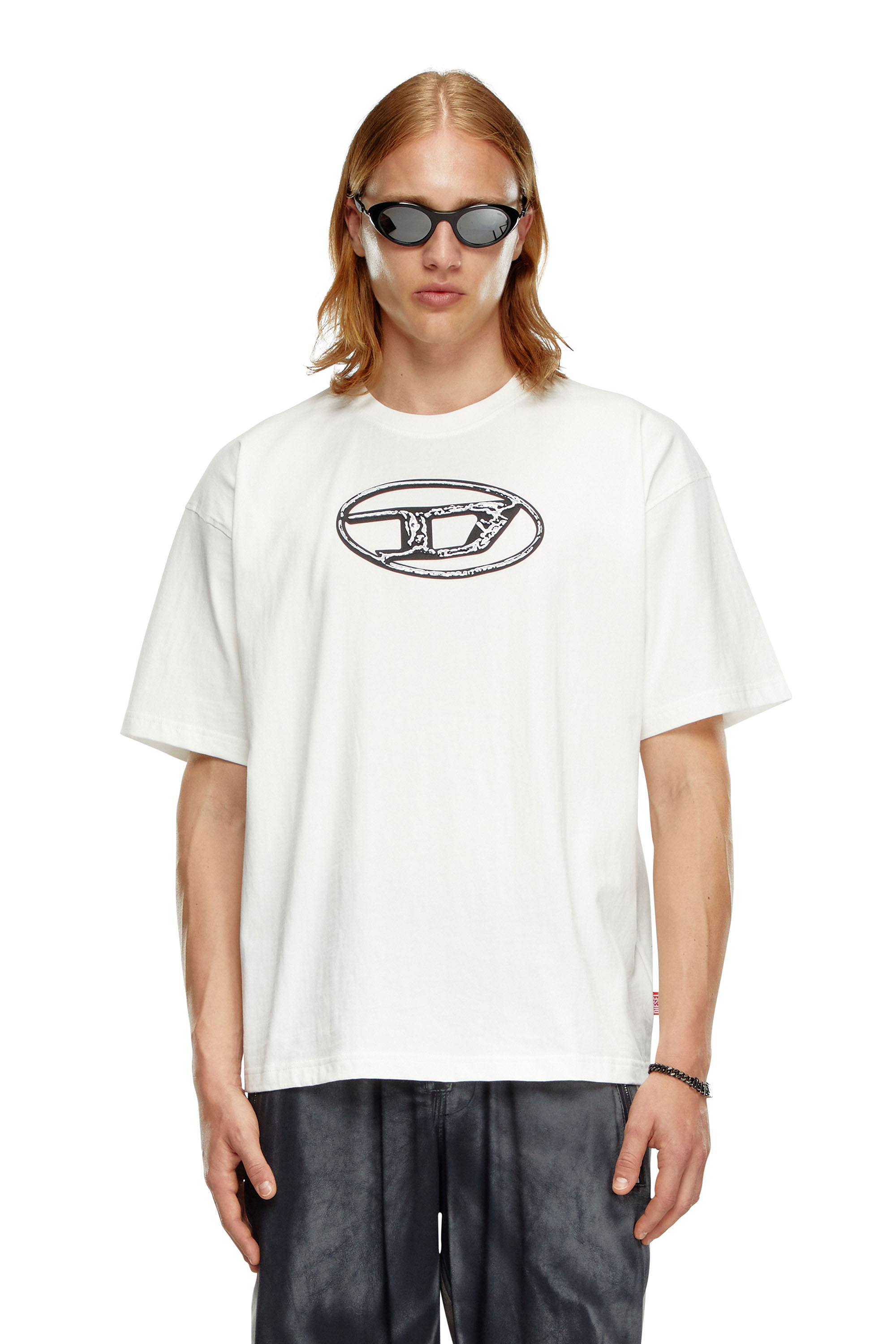 Diesel - T-BOXT-Q22, T-shirt délavé avec imprimé Oval D Homme in Blanc - 3