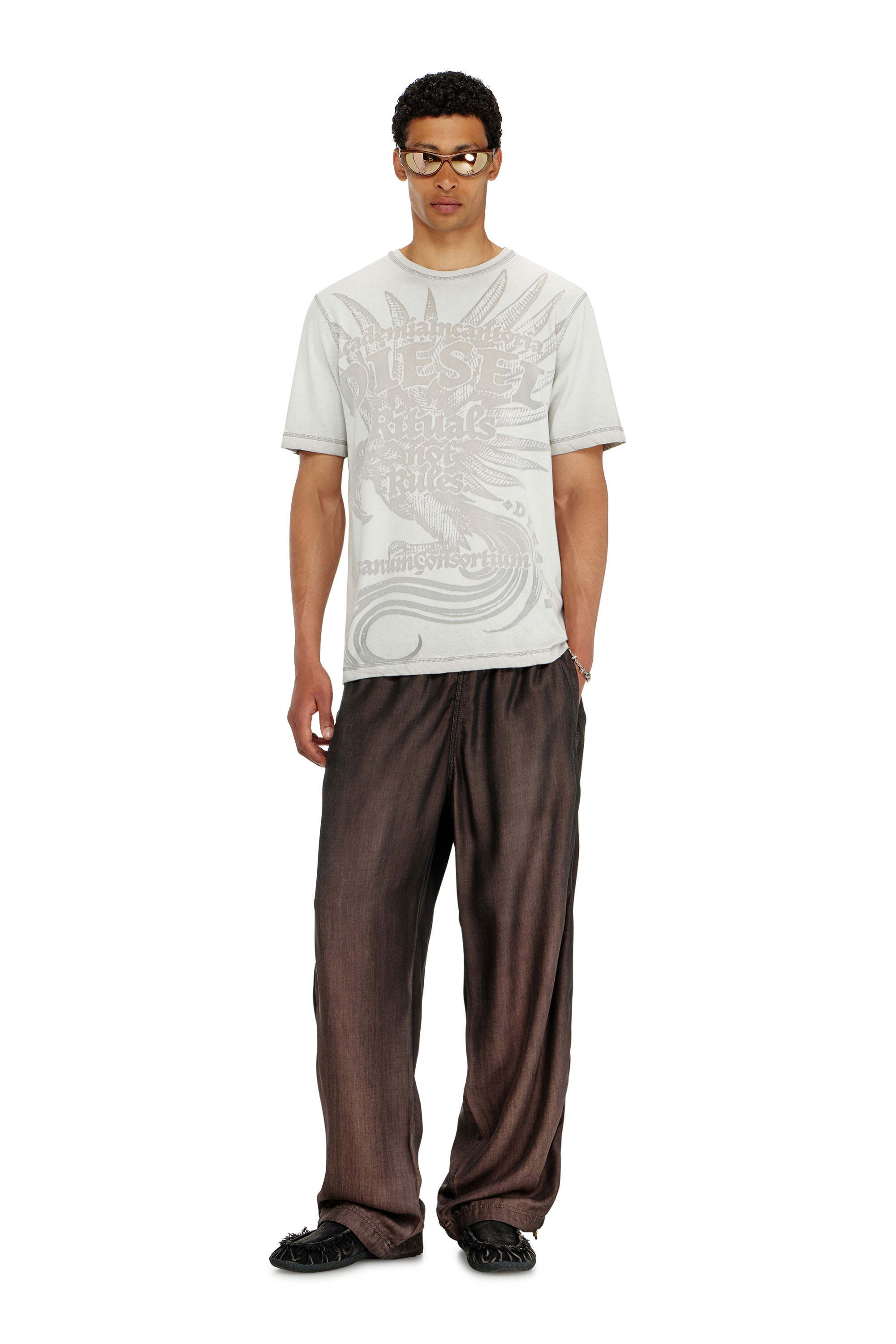 Diesel - T-RAWJUST-AA1, T-shirt en jersey avec motif emboss&eacute; Homme in Gris - 2