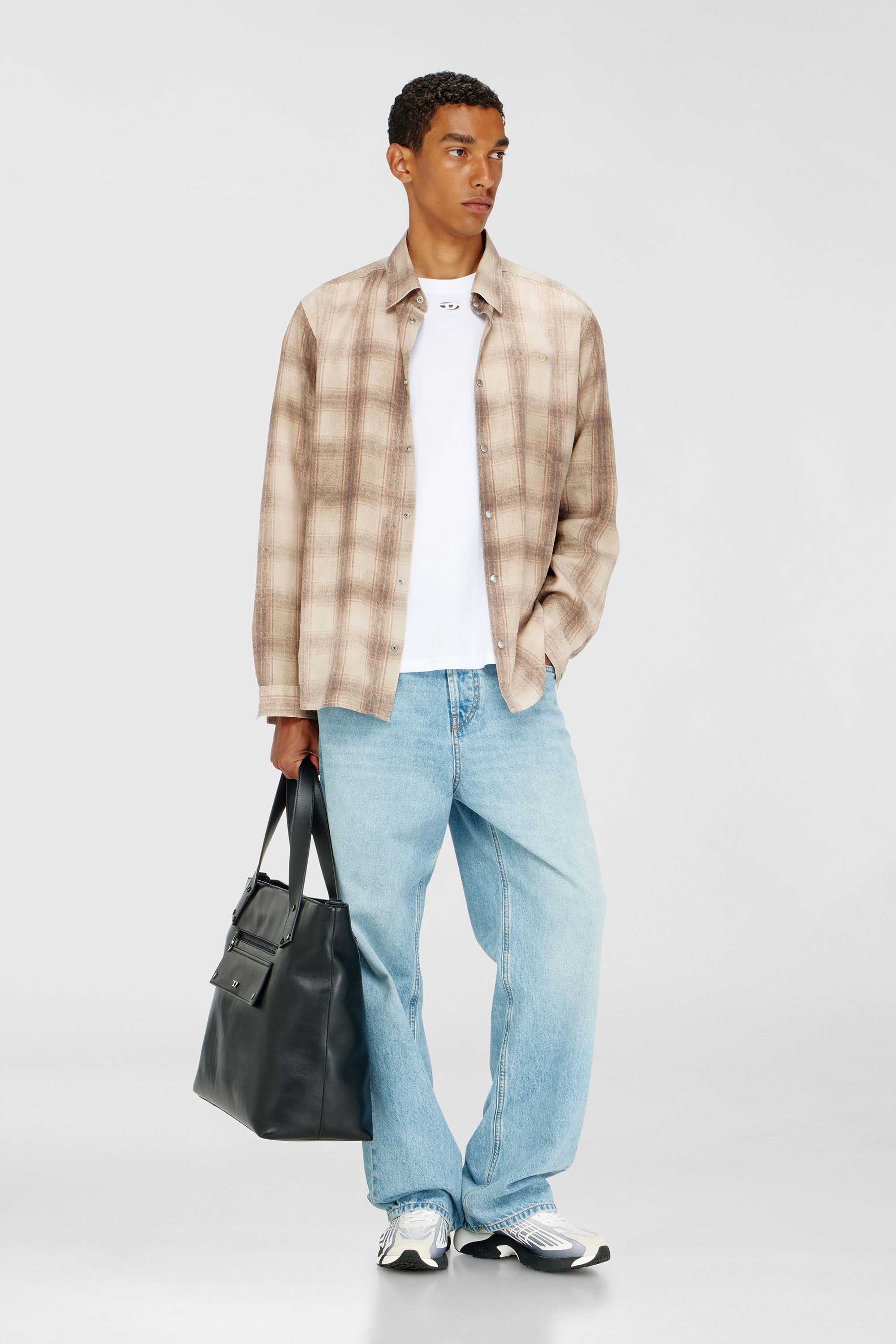 Diesel - T-BOXT-DCO, T-shirt en coton d&eacute;contract&eacute;e avec broderie Oval D Homme in Blanc - 2
