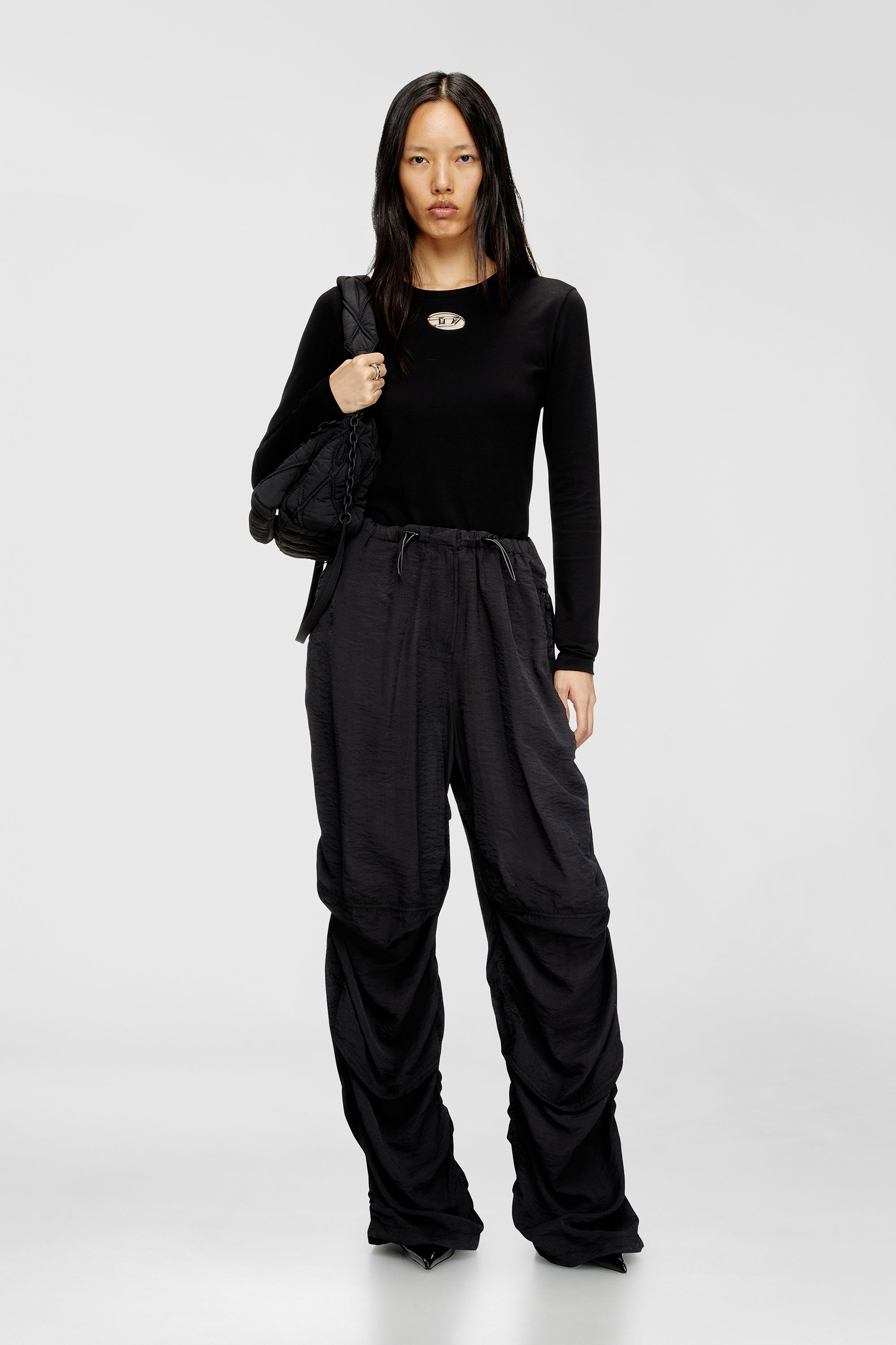 Diesel - T-UNCUTIE-LONG-LS-OD, Haut &agrave; manches longues avec cut-out Oval D Femme in Noir - 1