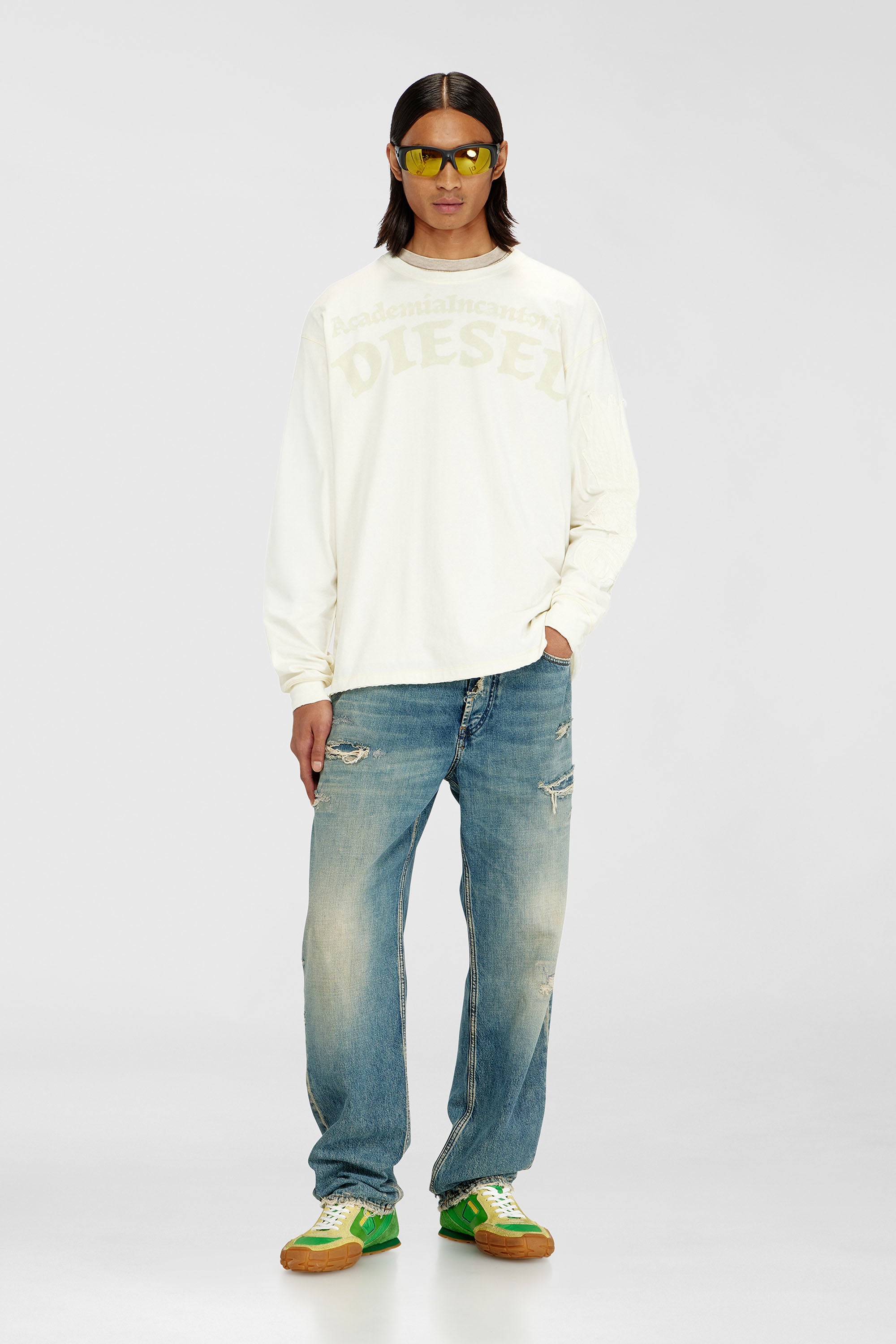 Diesel - T-NORM-LS-AA3, T-shirt manches longues avec imprim&eacute;s et patchs Homme in Blanc - 2