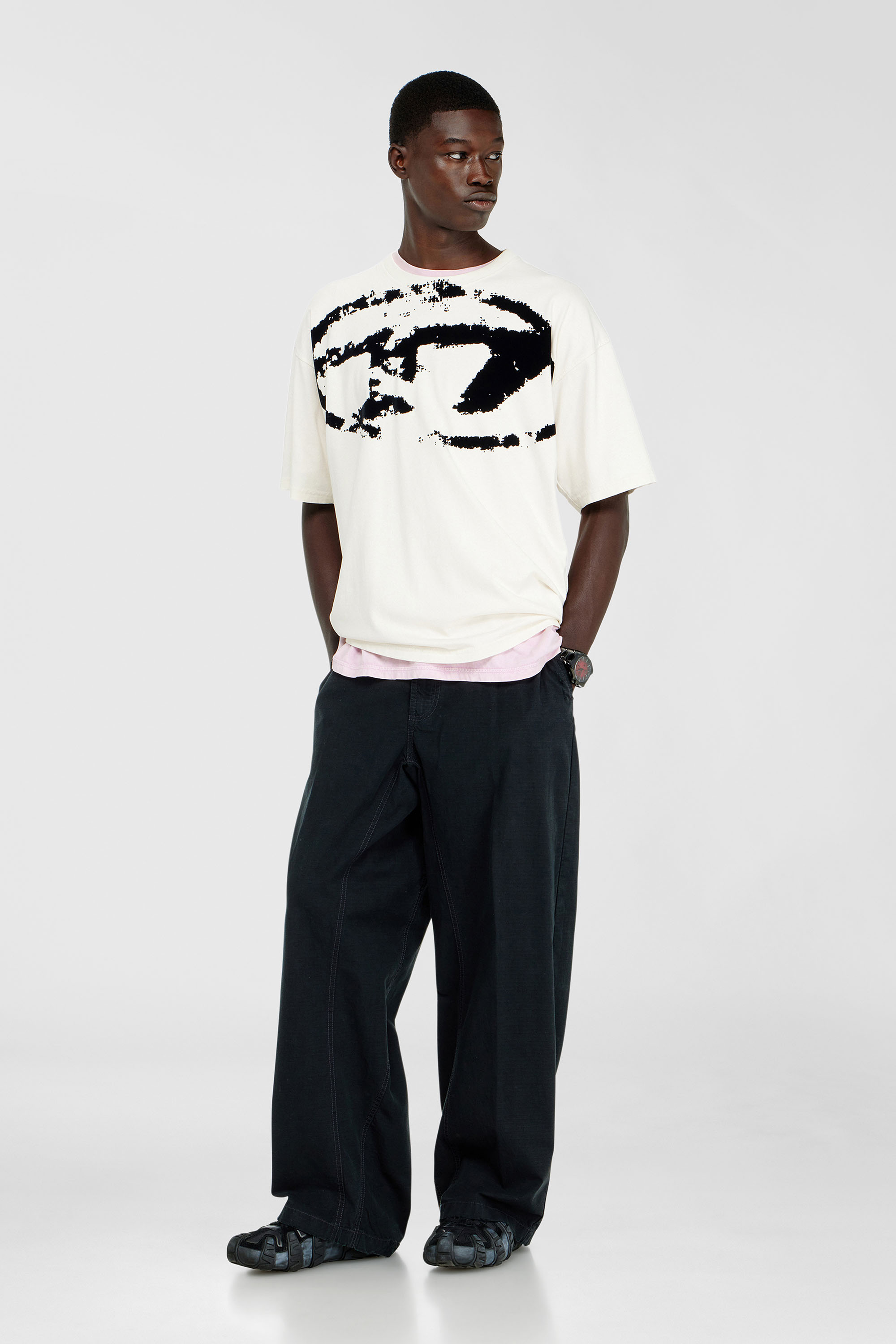 Diesel - T-BOXT-N14, T-shirt avec logo floqu&eacute; effet vieilli Homme in Blanc - 1