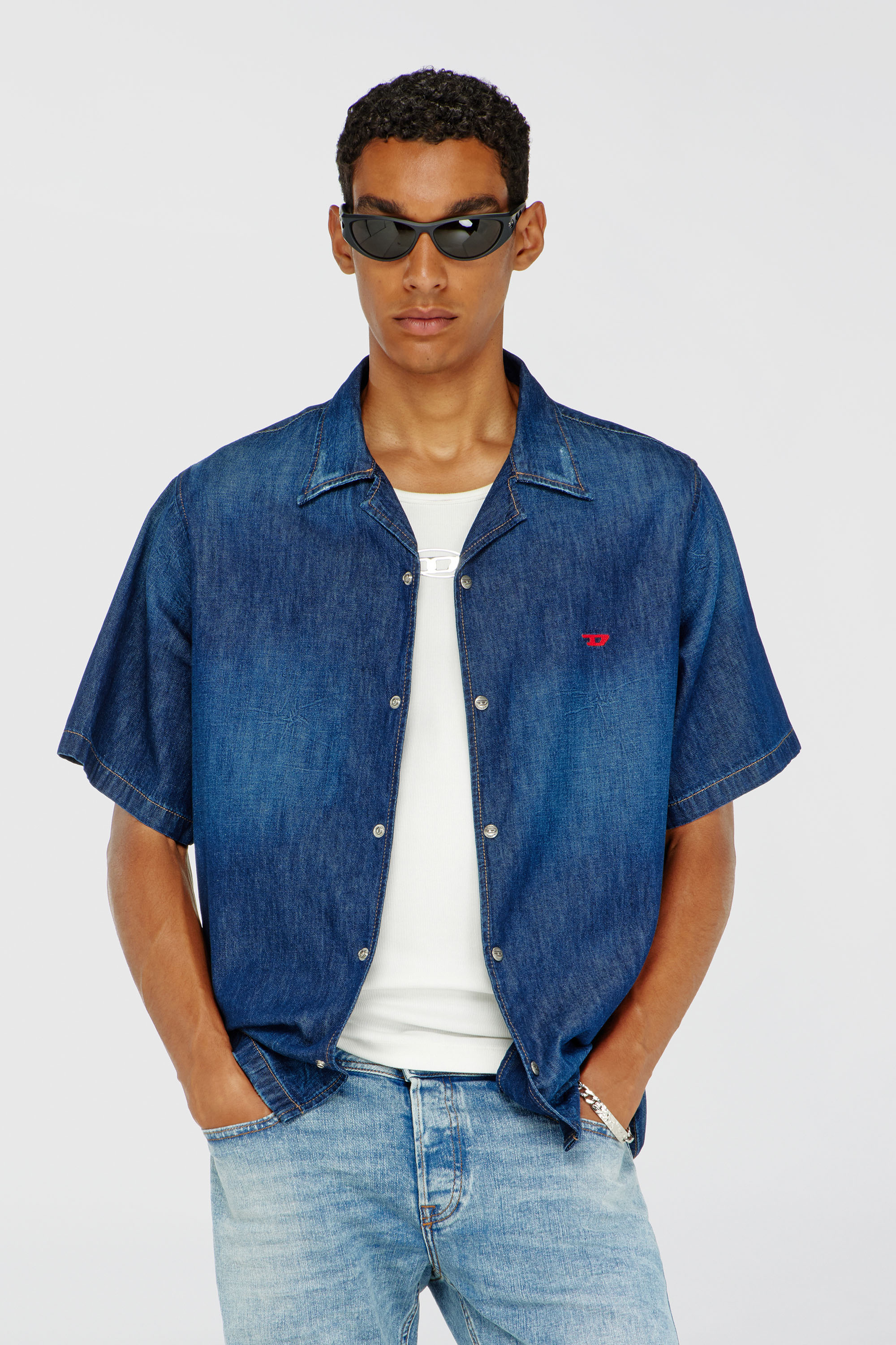 Diesel - D-NABIL-D, Chemise &agrave; manches courtes en denim Homme in Bleu - 3