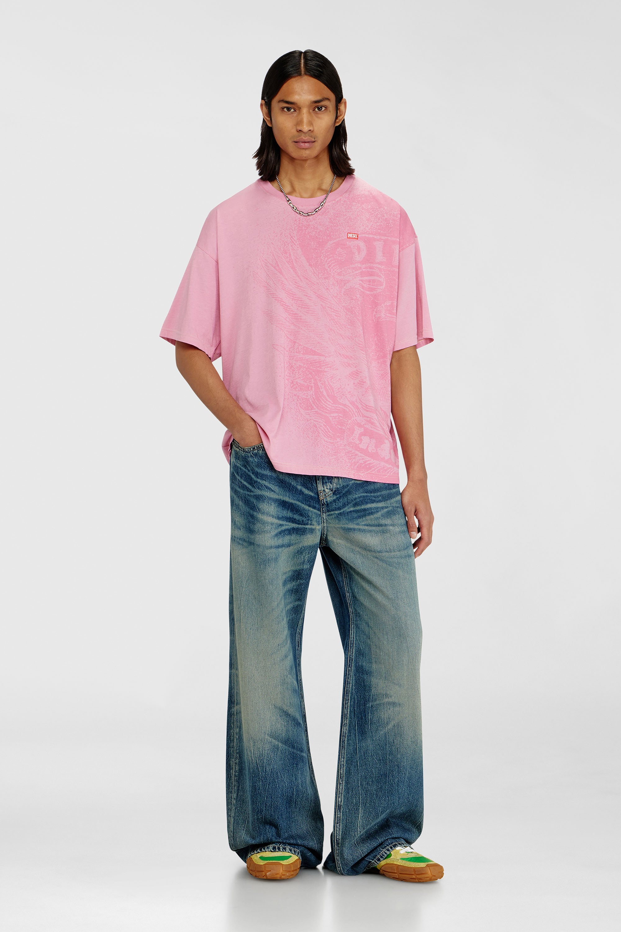 Diesel - T-BOXT-AA3, T-shirt d&eacute;contract&eacute; avec impressions pigmentaires Homme in Rose - 2
