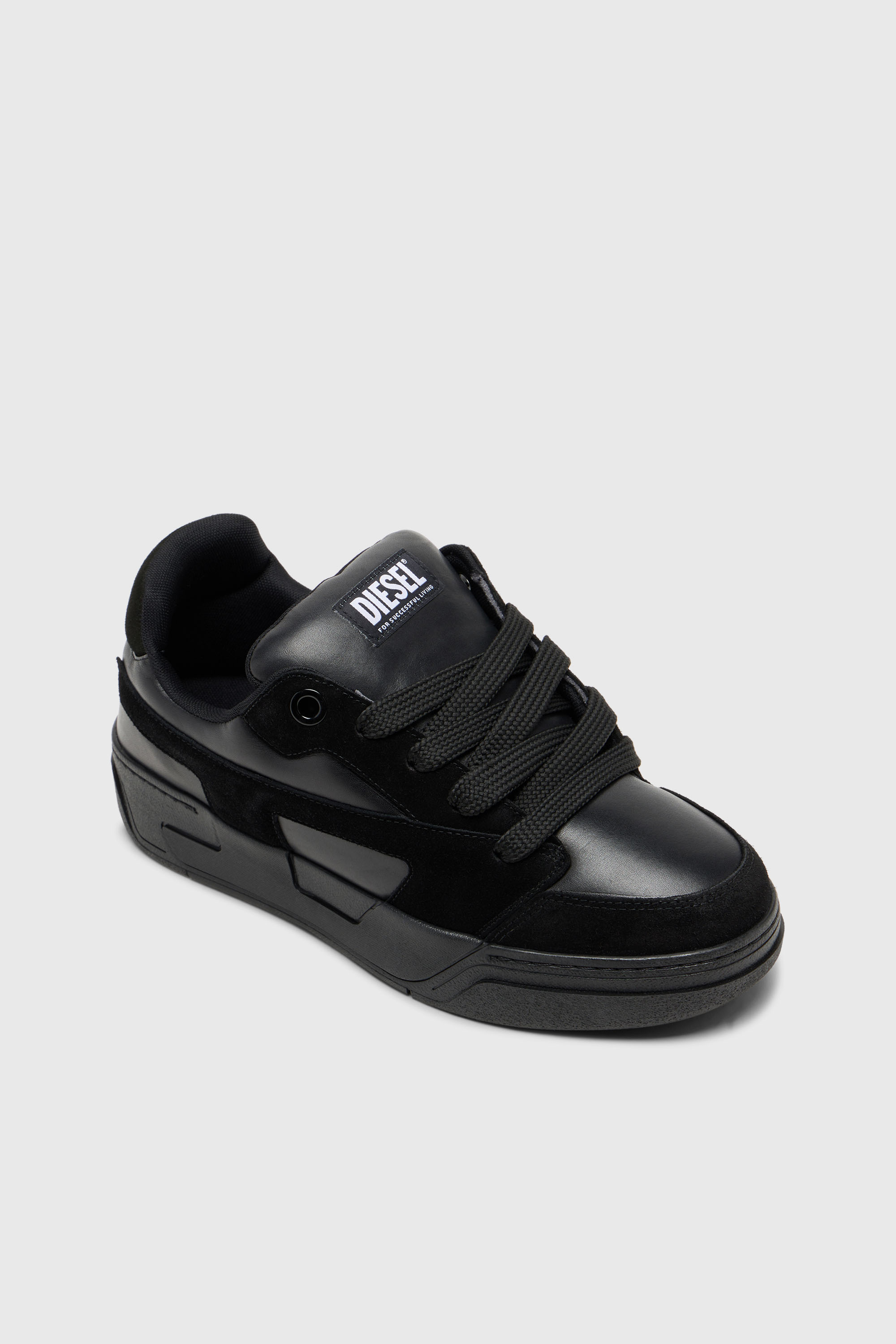 Diesel - S-D-OLLIE LOW, D-Ollie-Monochrome baskets en daim et cuir Homme in Noir - 6