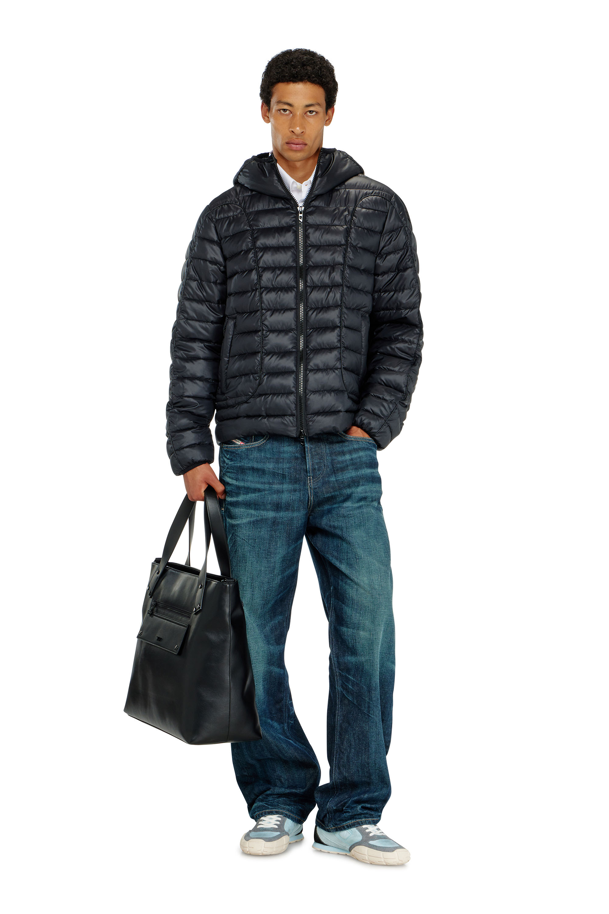 Diesel - W-STONE-WRD, Doudoune avec passepoil ton sur ton Homme in Noir - 1
