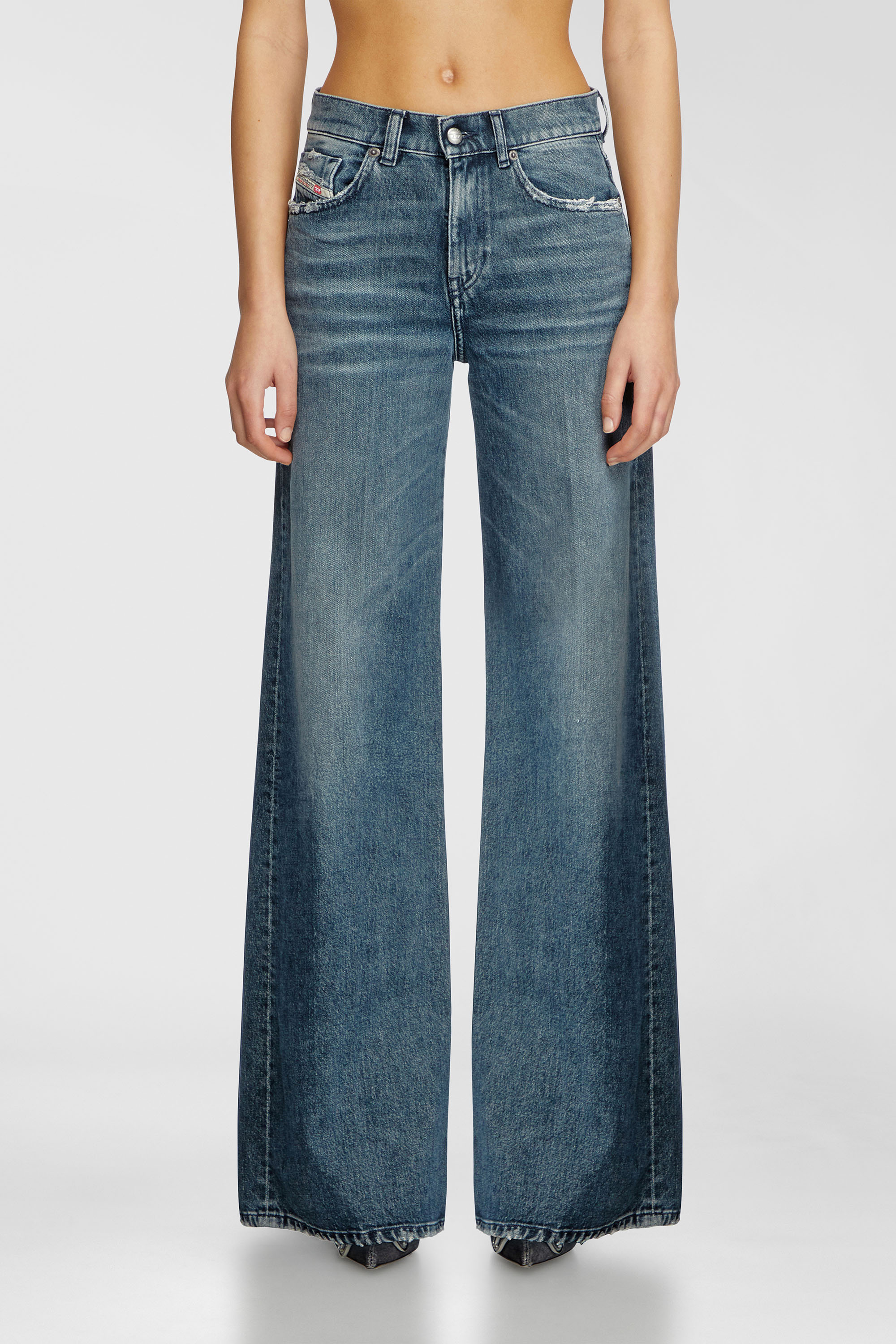 Diesel - Flare Jeans 1978 D-Akemi 007Y7 Femme, Bleu moyen - Image 1