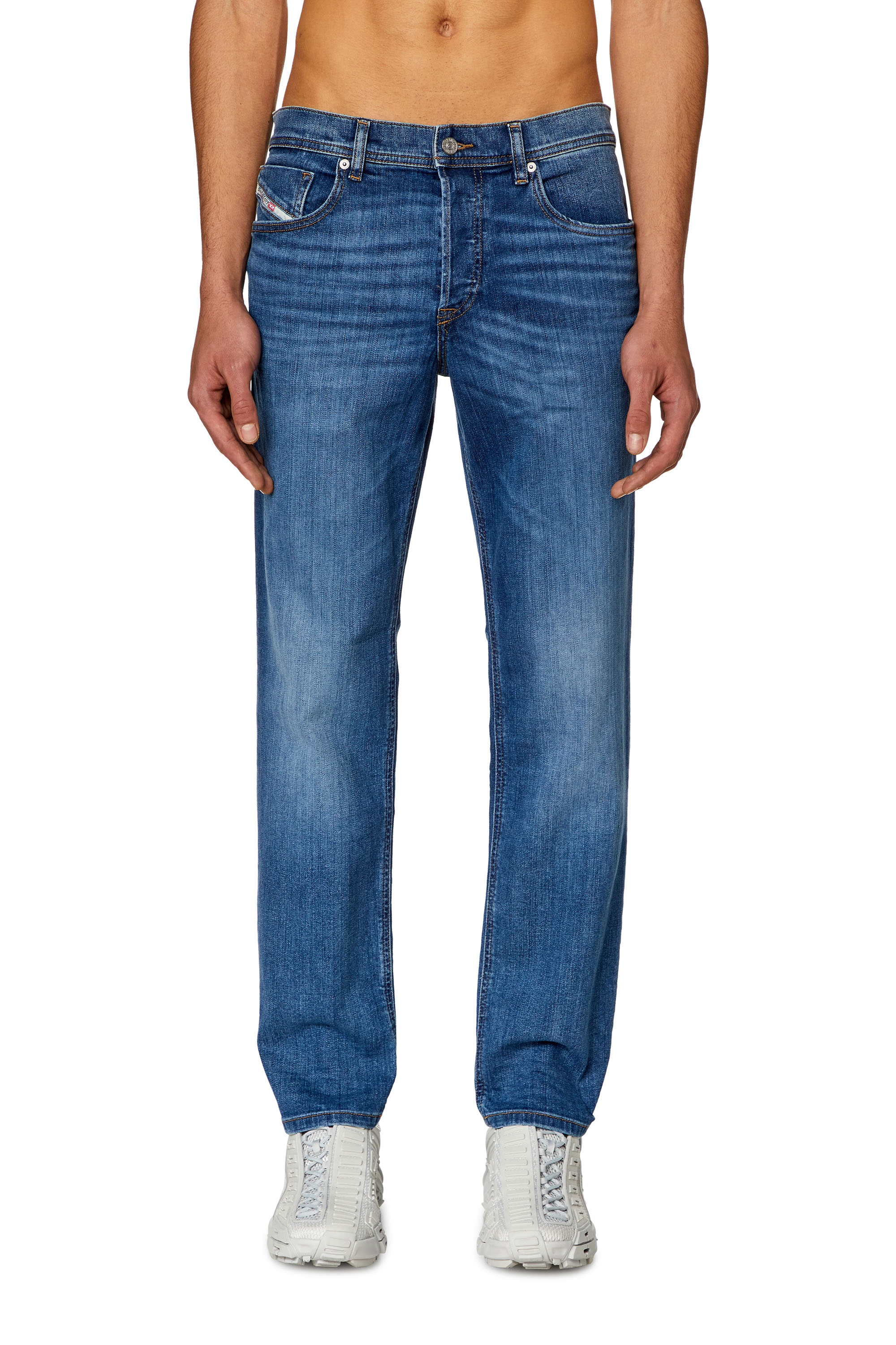 Diesel - Tapered Jeans 2023 D-Finitive 0KIAL, Bleu Clair - Image 1