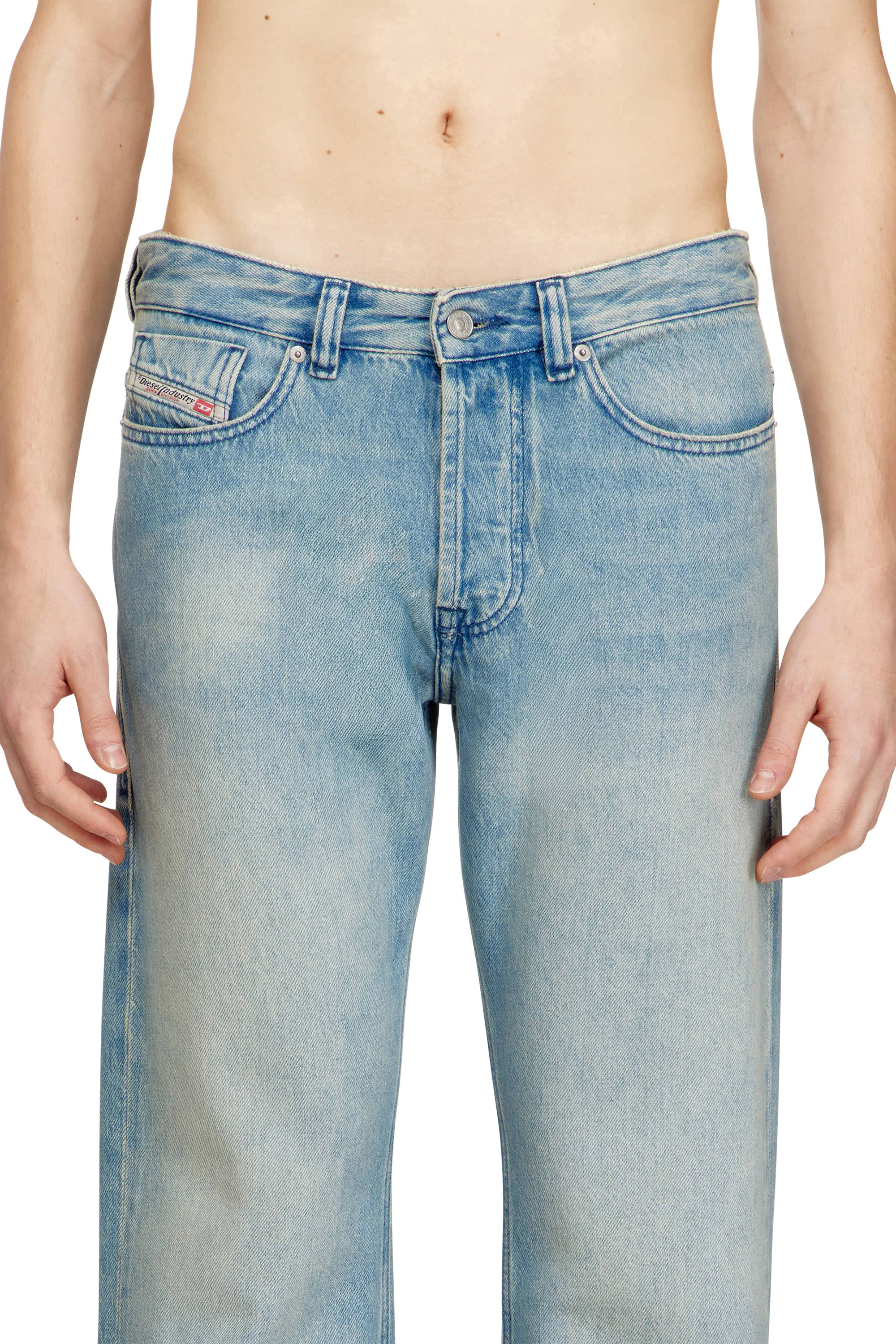 Diesel - Relaxed Jeans 1980 D-Eeper 0BEBF Homme, Bleu Clair - Image 5