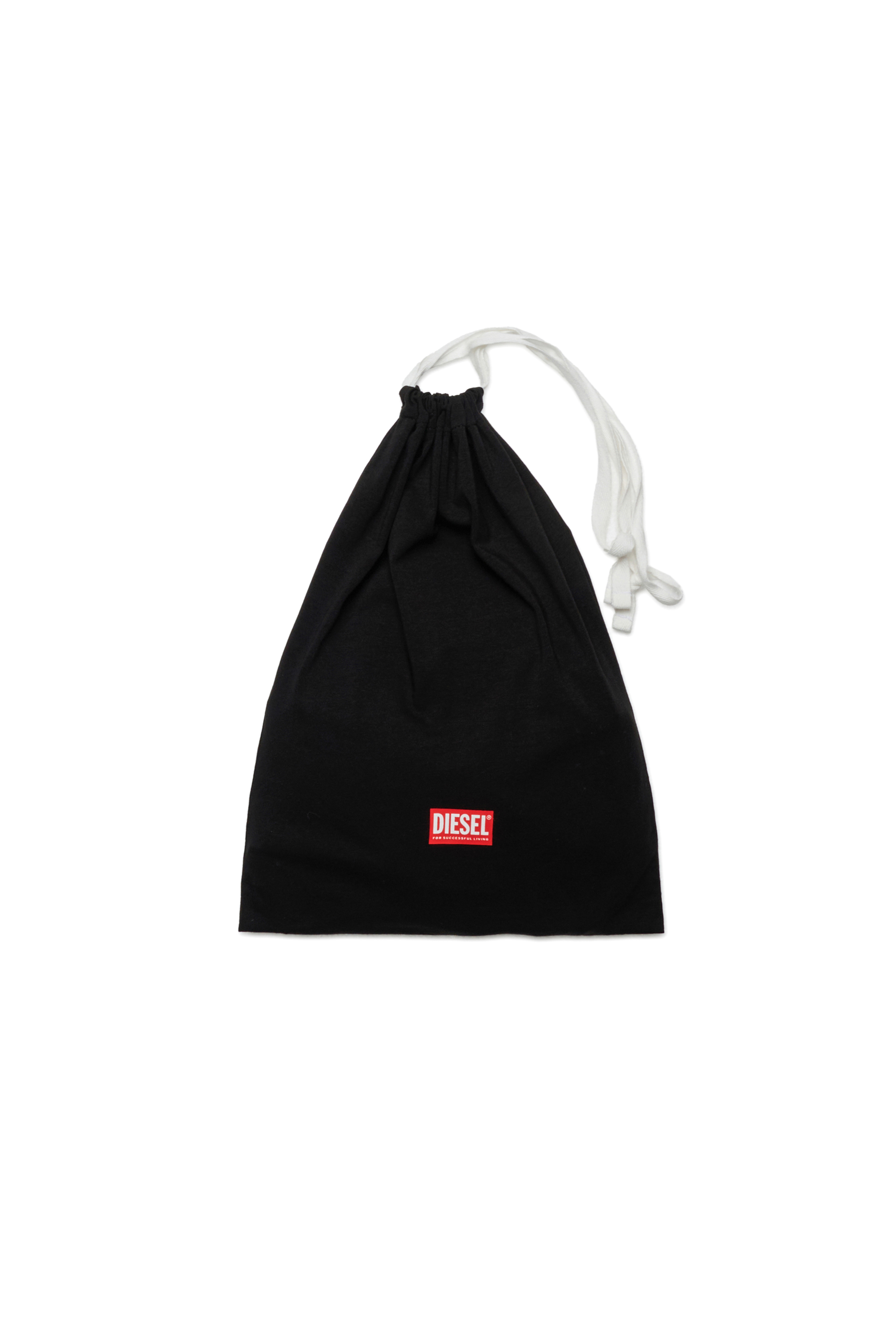 UNPER, Noir/Blanc