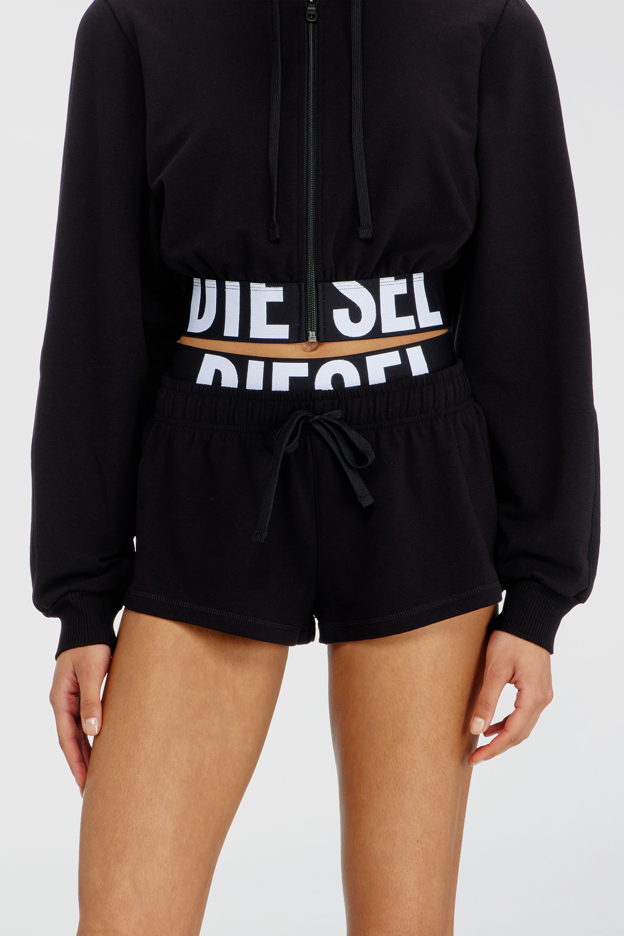 Diesel - MIRANDA-D-POP, Pantalon court en &eacute;ponge de coton avec logo Diesel Femme in Noir - 3