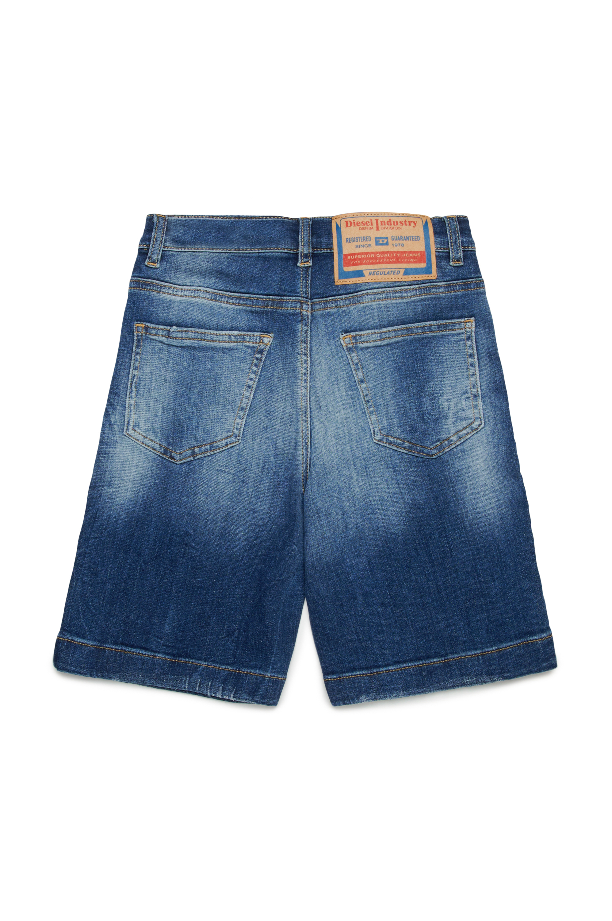 Diesel - D-MACS-SH-J, Bermuda en denim effet déchiré-réparé Homme in Bleu - 2