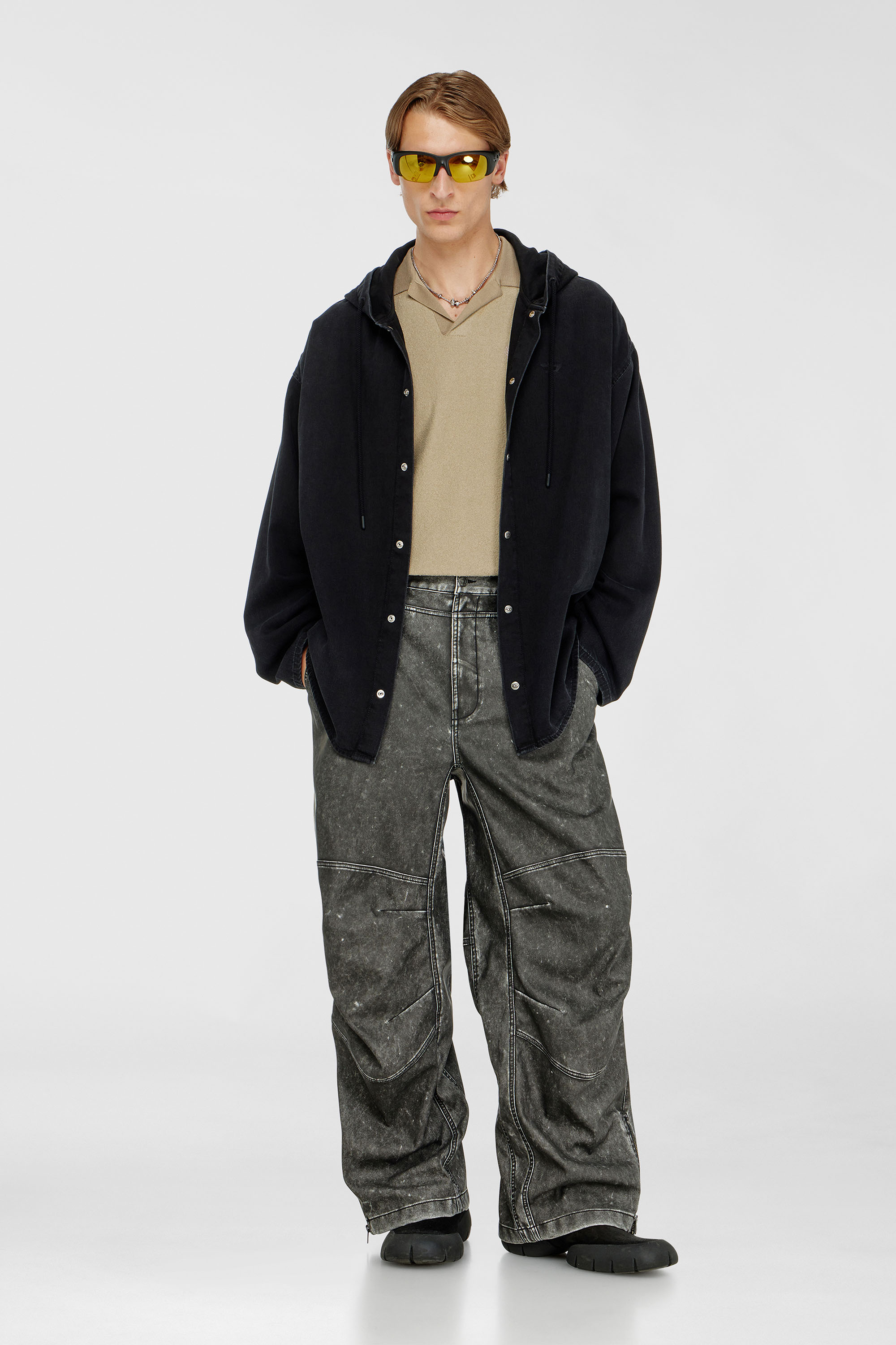 Pantalon en mati&egrave;re contrecoll&eacute;e effet us&eacute;