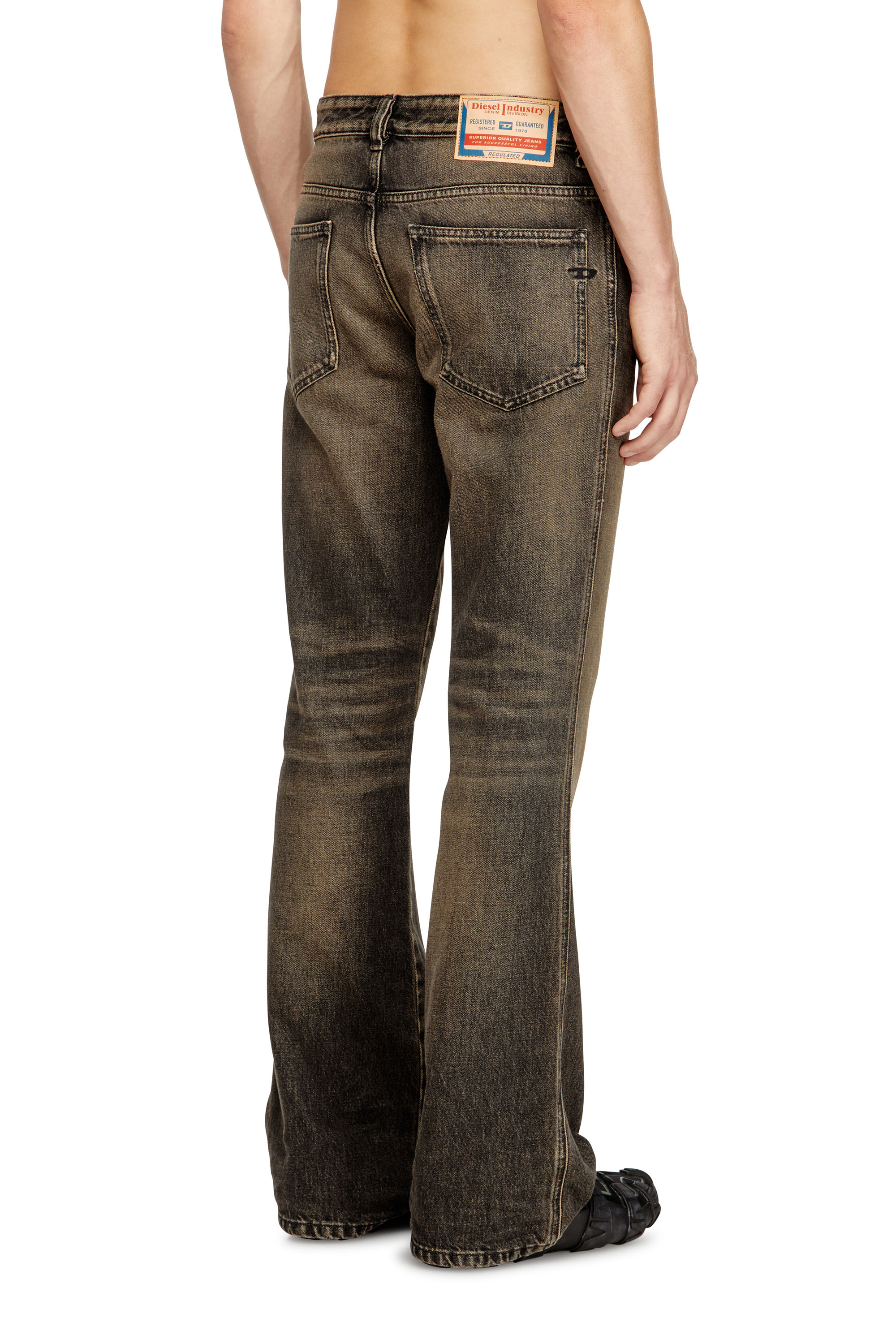 Diesel - Bootcut Jeans 1998 D-Buck 007AX Homme, Noir/Gris foncé - Image 2