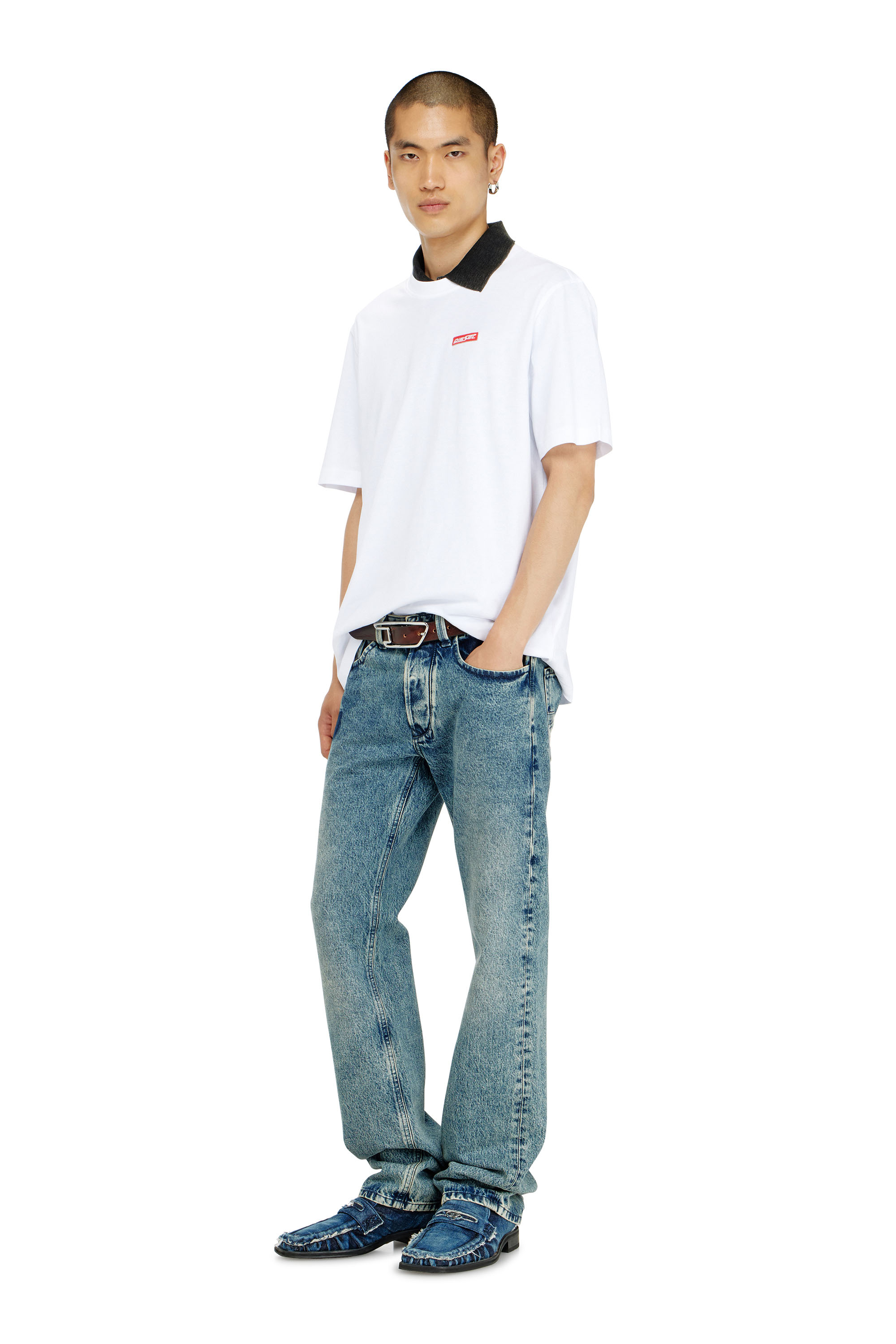 Diesel - T-ADJUST-AA12, T-shirt en coton avec patch logo Homme in Blanc - 2