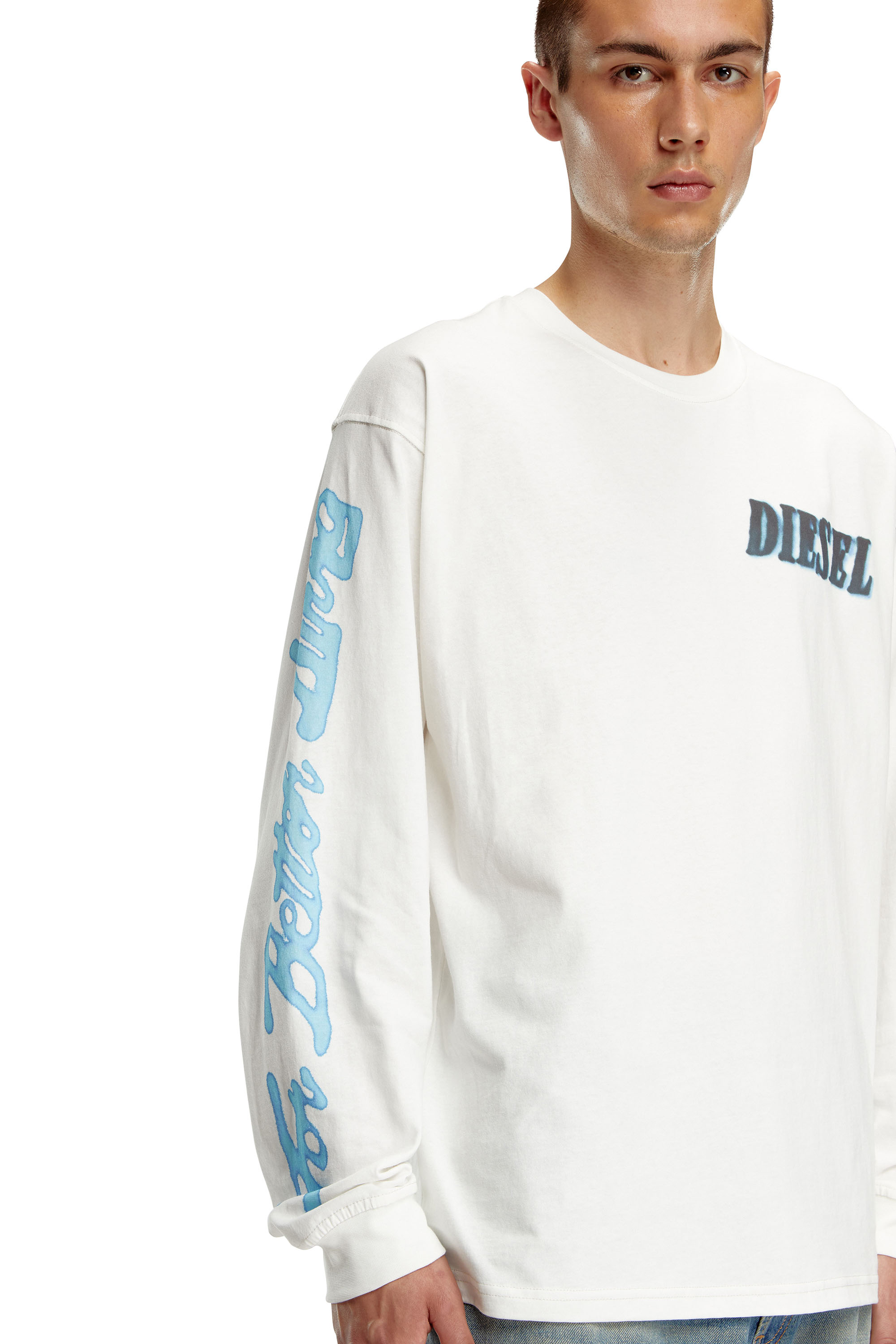 Diesel - T-BOXT-LS-Q15, T-shirt à manches longues avec logos imprimés Homme in Blanc - 5